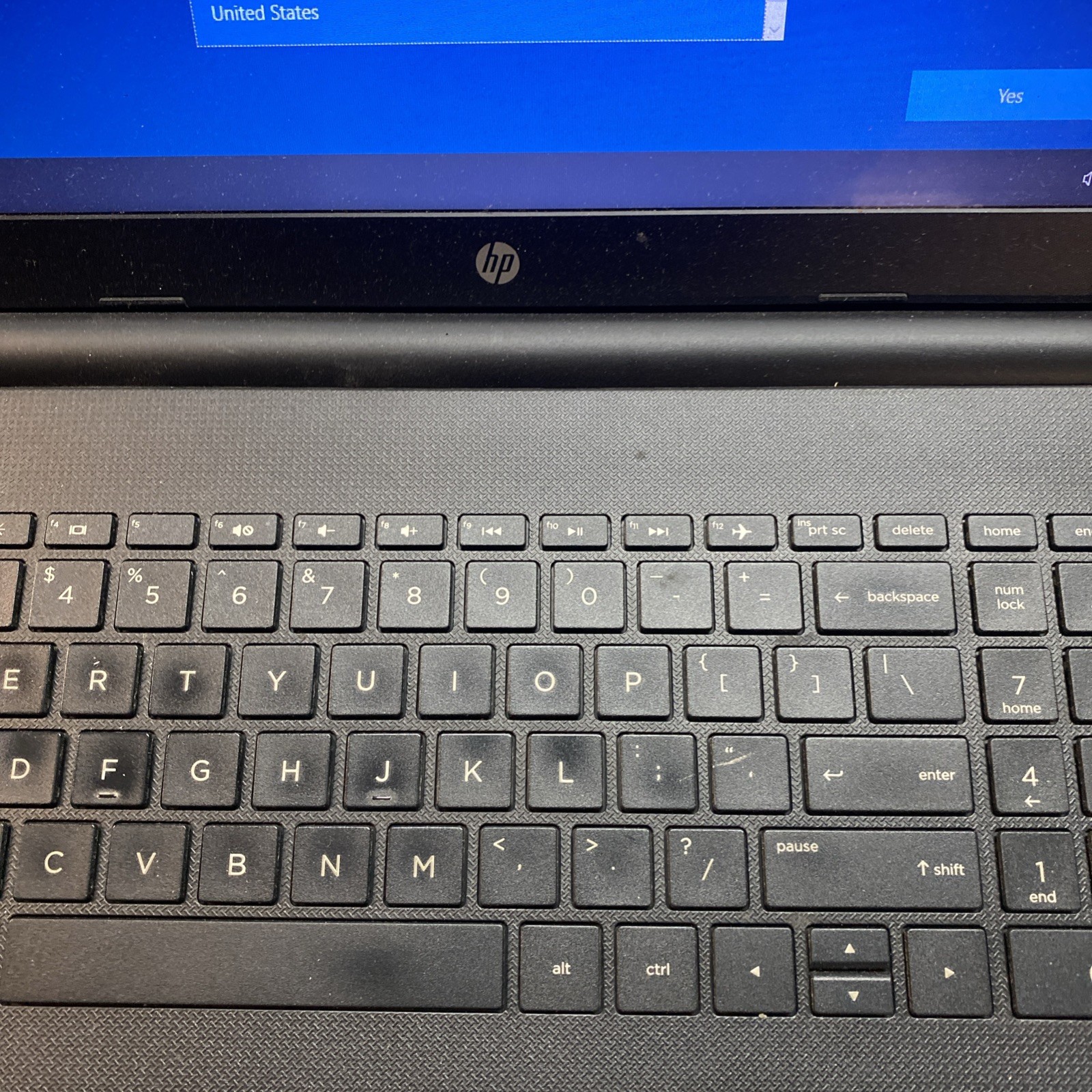 HP 15-bs015dx i5-7200u 2.5GHz, 8GB Ram, 256GB SSD, Windows 10 Touchscreen