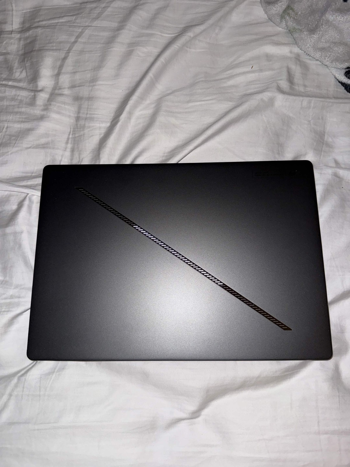 ASUS ROG Zephyrus G16 OLED (Core Ultra 9 185H, 16GB/1TB SSD, RTX 4070) Laptop