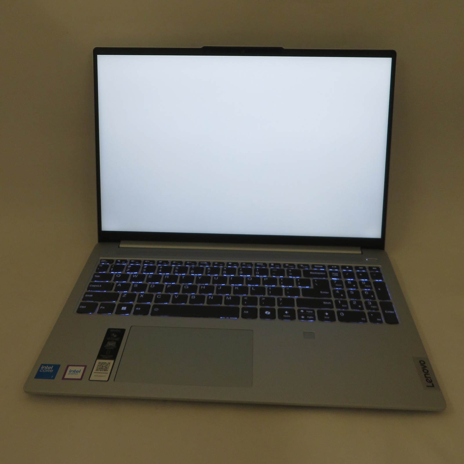 Lenovo IdeaPad Slim 5 16IRU9 CORE 7 150U 1.8GHz 8GB RAM 512GB Windows 11