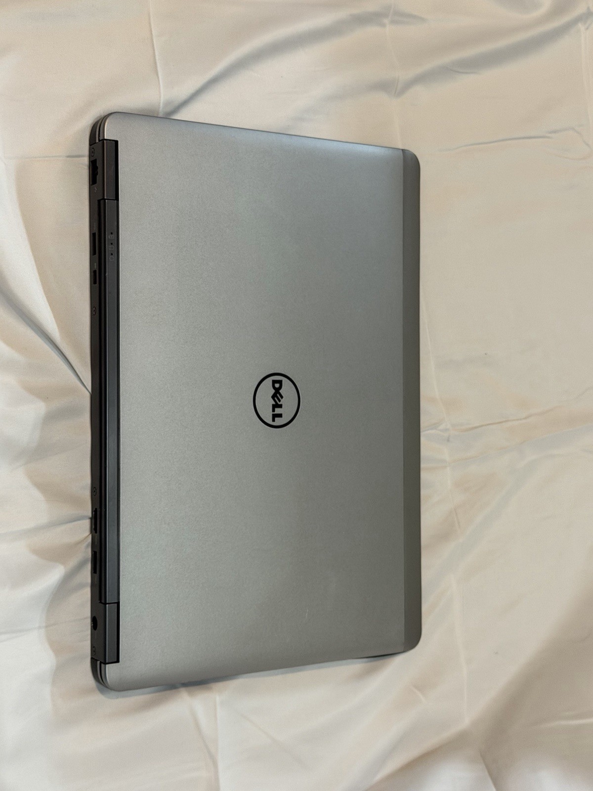 Dell Latitude E7440 / i5-4300U @ 1.90GHz / 4GB / 256SSD / WIN 10 Pro