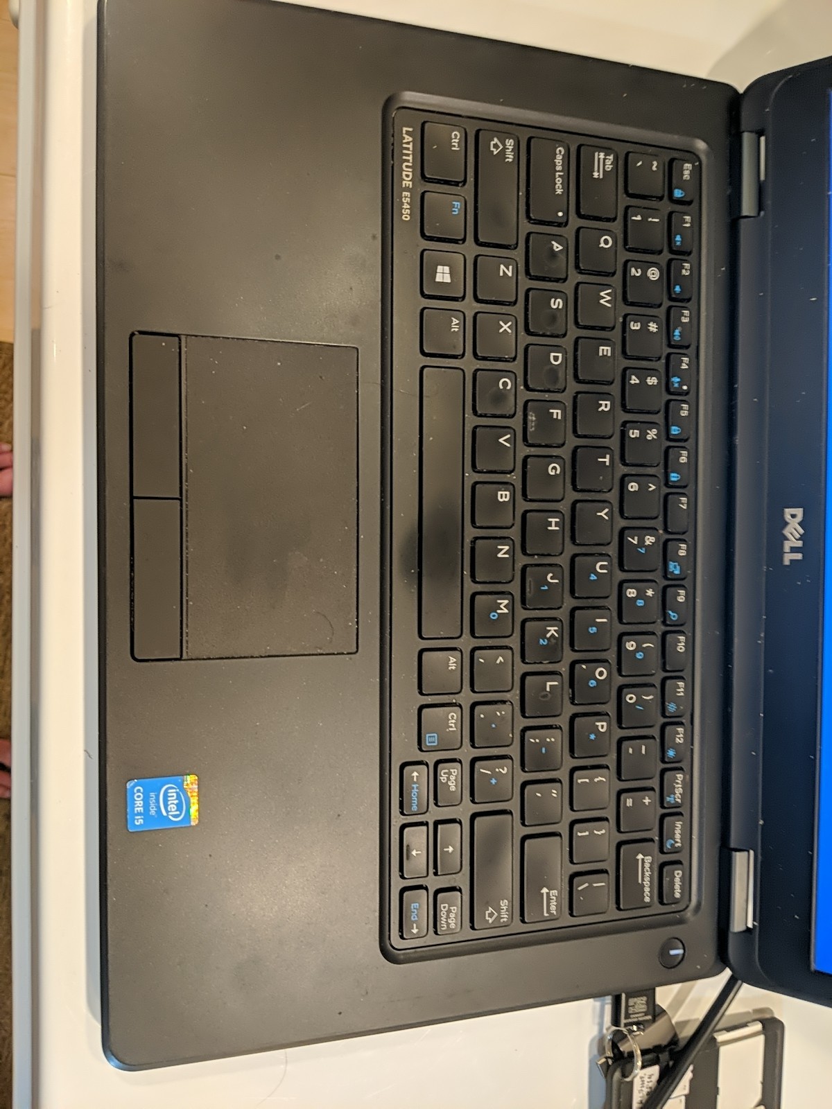 Dell Latitude E5450 (i5-5200U, 8GB Ram, 466GB HD) Win 10 + Charger – WORN KEYS