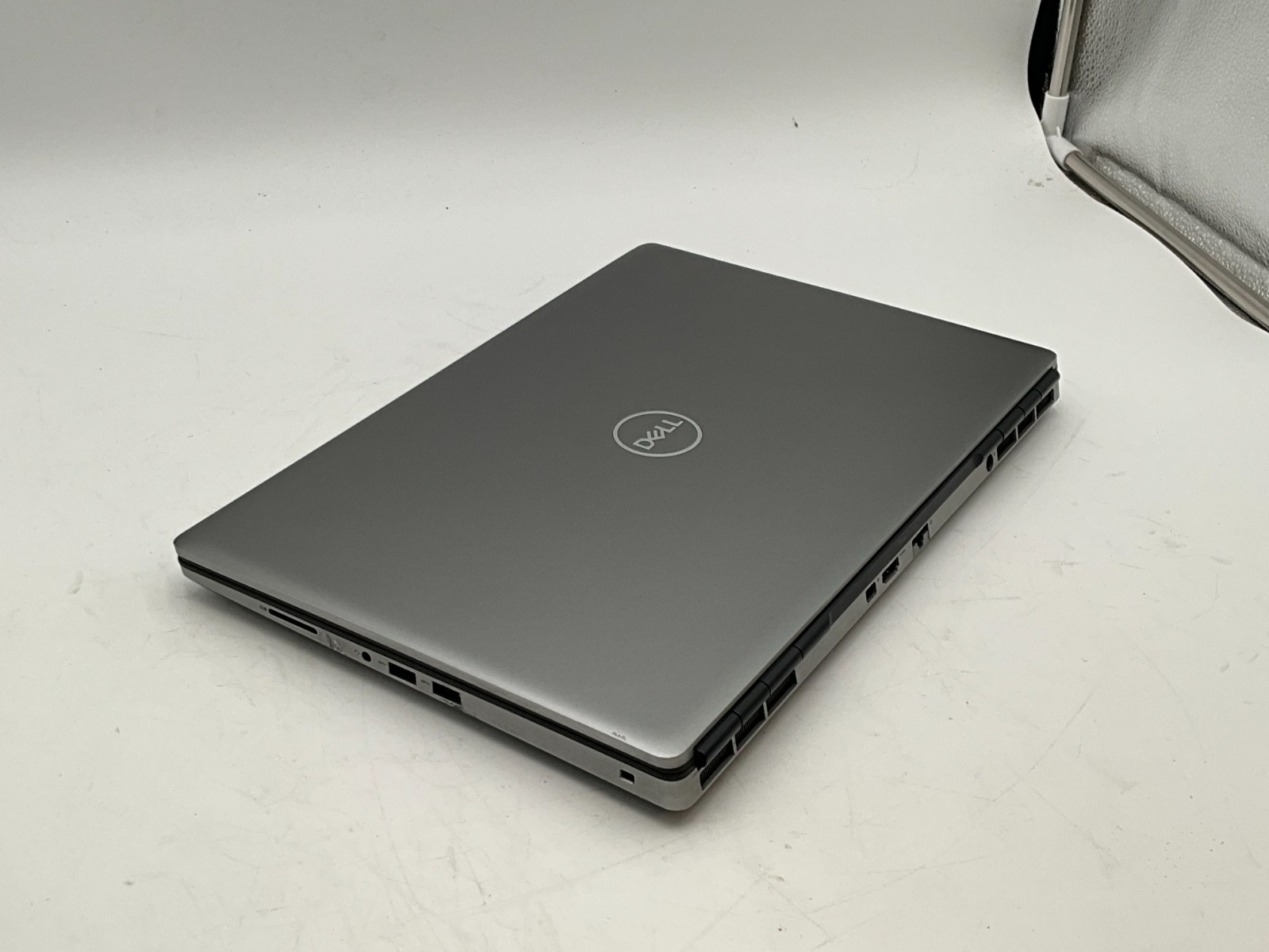 DELL Precision 7560 i7-11850H 2.50g 32GB 1TB T1200 15.6″ WIN11 Laptop 55VD2J3