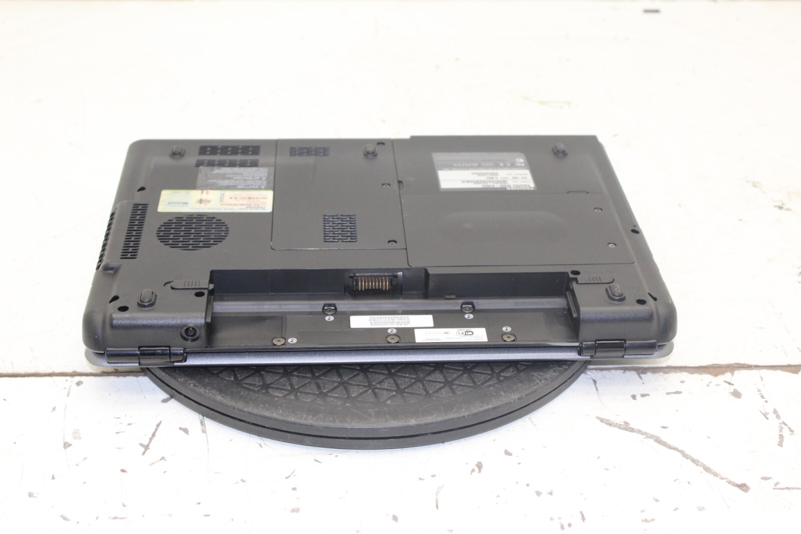 Toshiba Satellite M305-S4822 Laptop Intel Core 2 Duo T5500 3GB Ram No HDD/Batt
