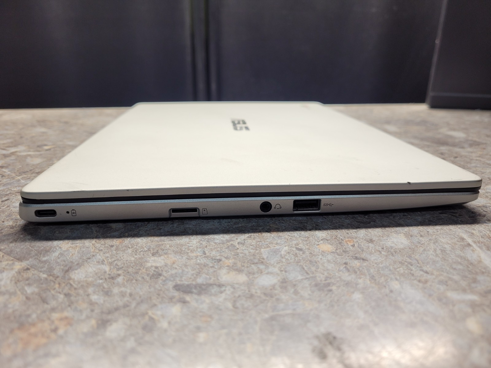 ASUS Chromebook Intel Model 7265D2W-14-inch 4GB 32GB HD Non-Touch,Silver C423N