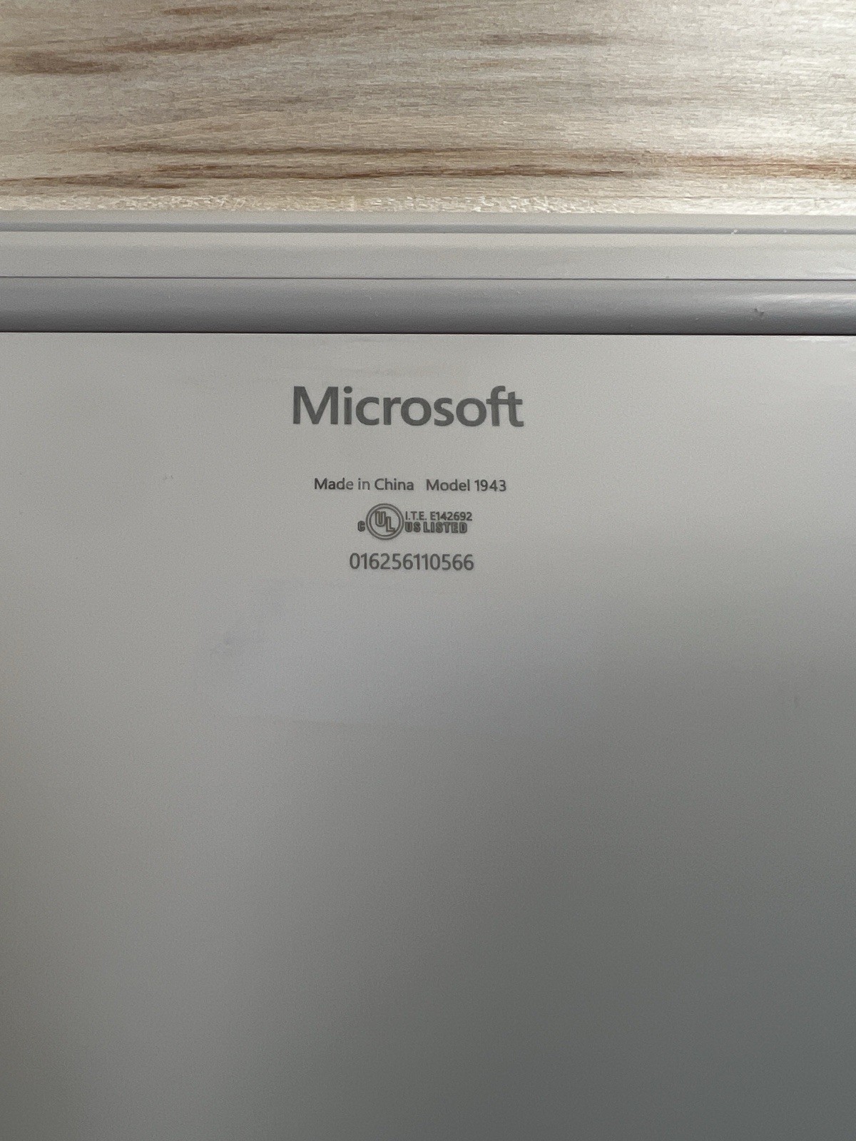 Microsoft Surface Laptop Go 12.4″ Touchscreen (256GB SSD, Intel Core i5-1035G1,
