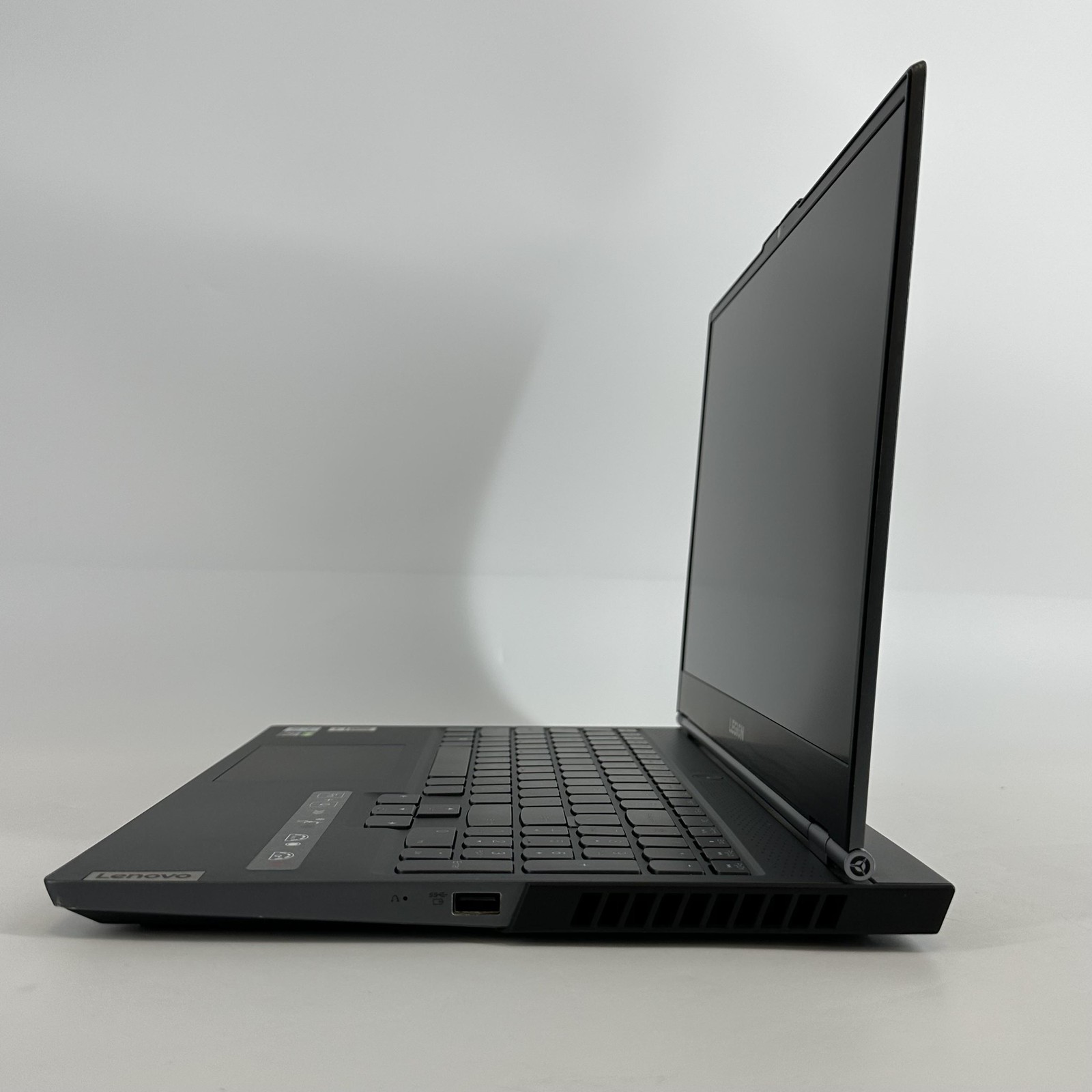 Lenovo Legion 7i 15.6 240Hz FHD i7-10750H 2.60GHz 32GB 2TB RTX 2070 Super Max-Q