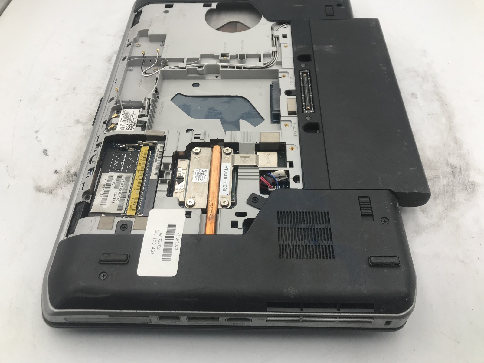 DELL LATITUDE E5530 – BOOTS TO BIOS – INTEL I3 3360M – NO RAM – 15″ – READ – BB!