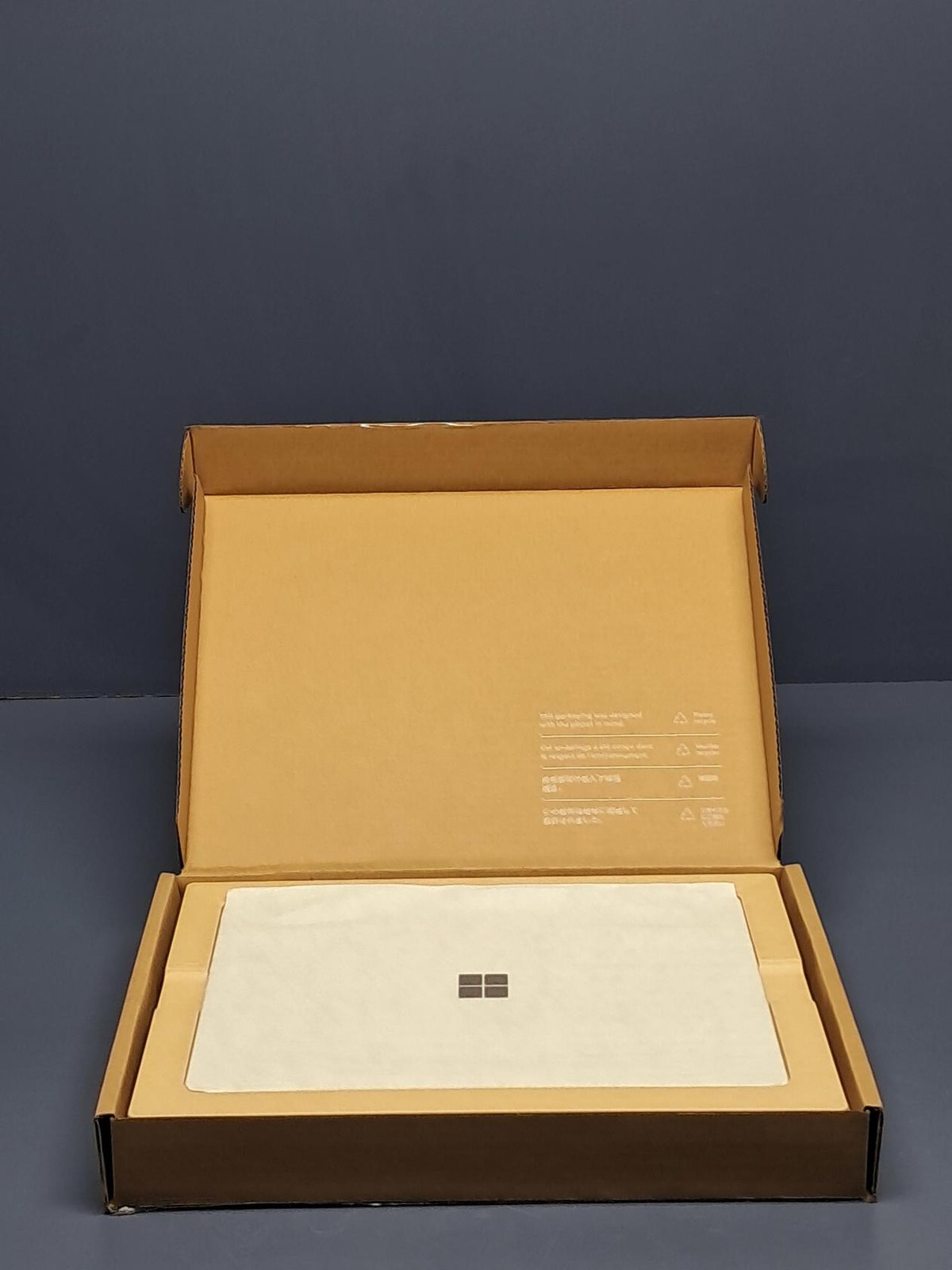 Microsoft Surface Laptop 5 i7-1265U 16GB 512MB RTX3050 14.4 Windows RBH-00052