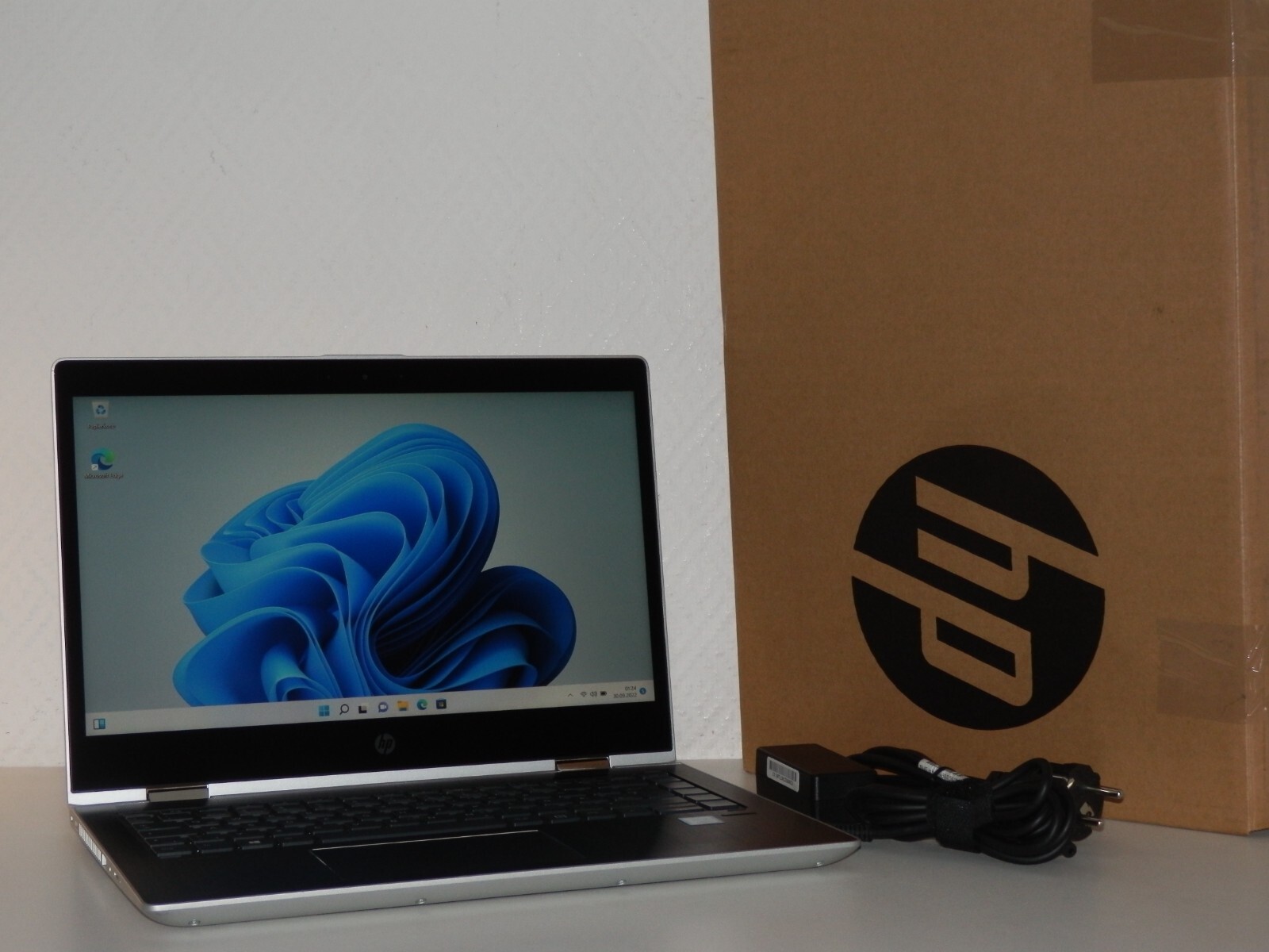 HP ProBook X360 440 G1 , Intel i5-8250U, 8GB Ram 256GB SSD, UHD 620 14″ Zoll FHD