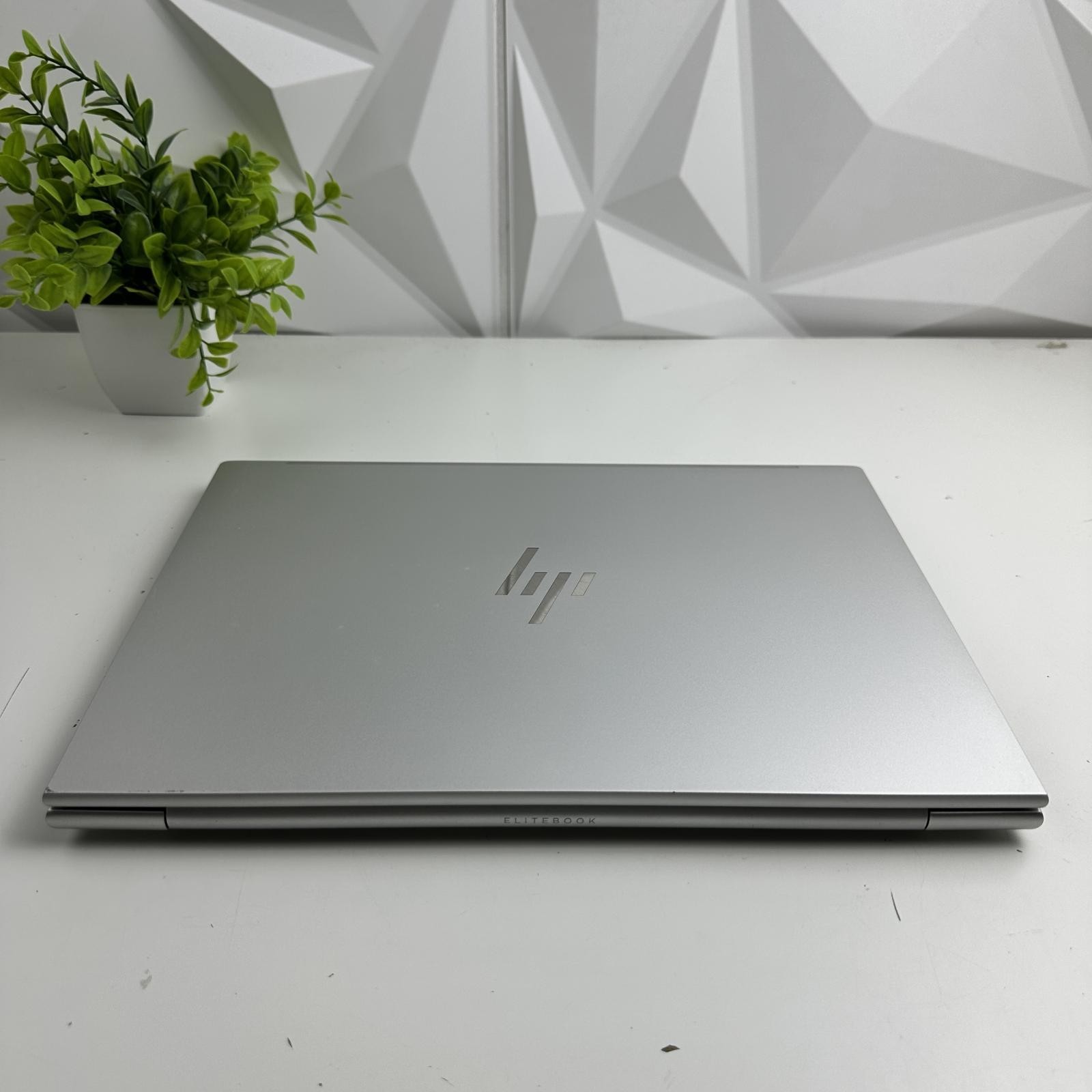 HP EliteBook 840 G9 Laptop, 14″ FHD, i5-1245U, 16GB RAM, 256GB SSD *Pls READ*