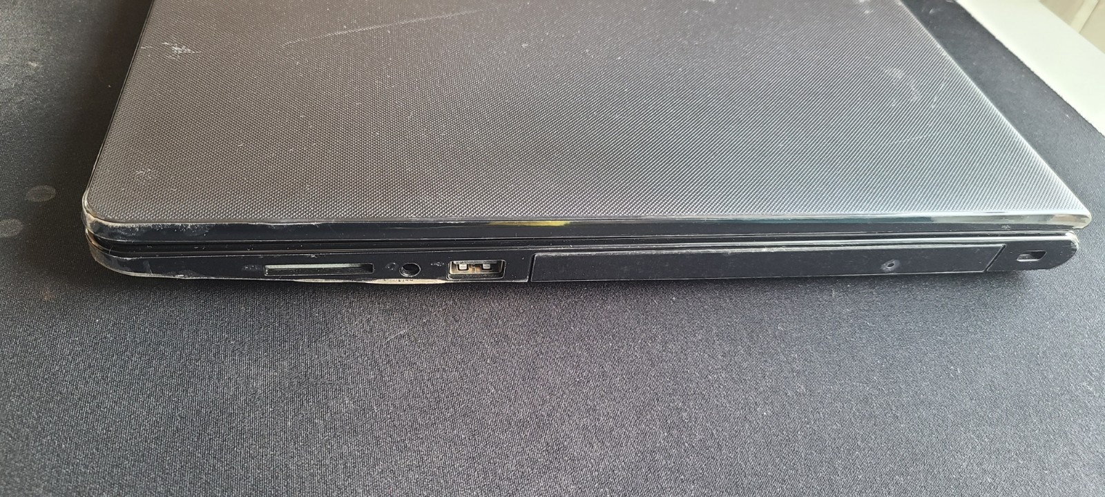 Dell Inspiron 15 3000 1TB HDD 4GB RAM AMD A6-9200 Radeon R4 – Windows10 PRO!
