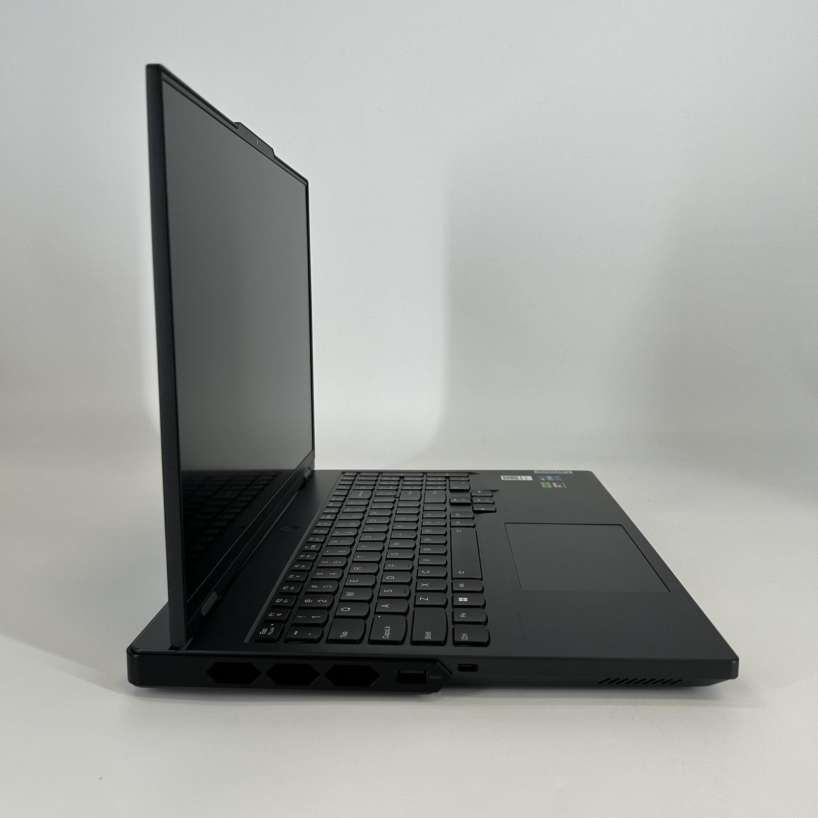 Lenovo Legion Pro 7i Gen 8 16 240Hz QHD+ 2.2GHz i9-13900HX 16GB 1TB SSD RTX 4070