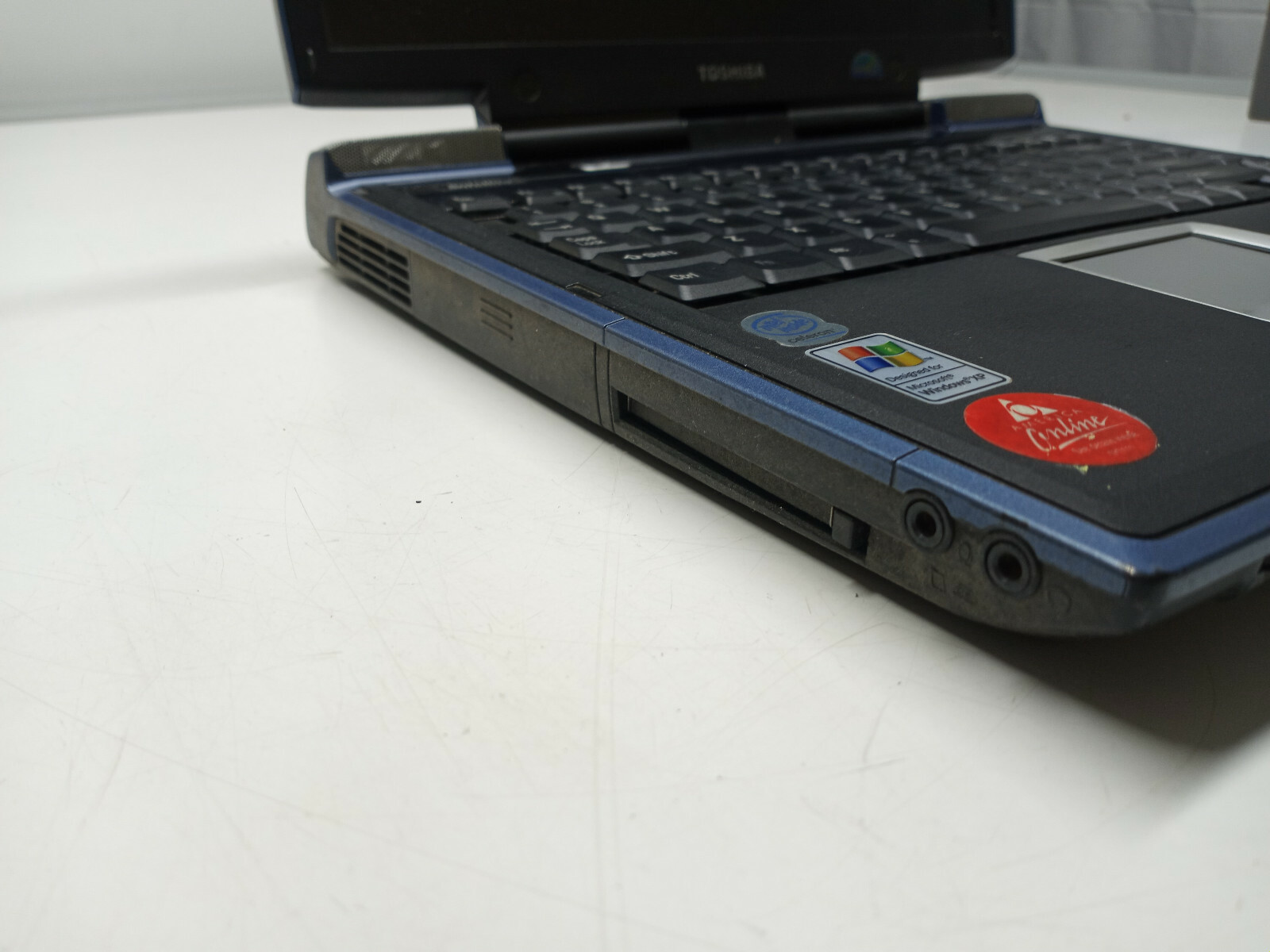 Toshiba Satellite A10-S127 Laptop NO HDD,CPU,Ram No AC Adapter FOR PARTS