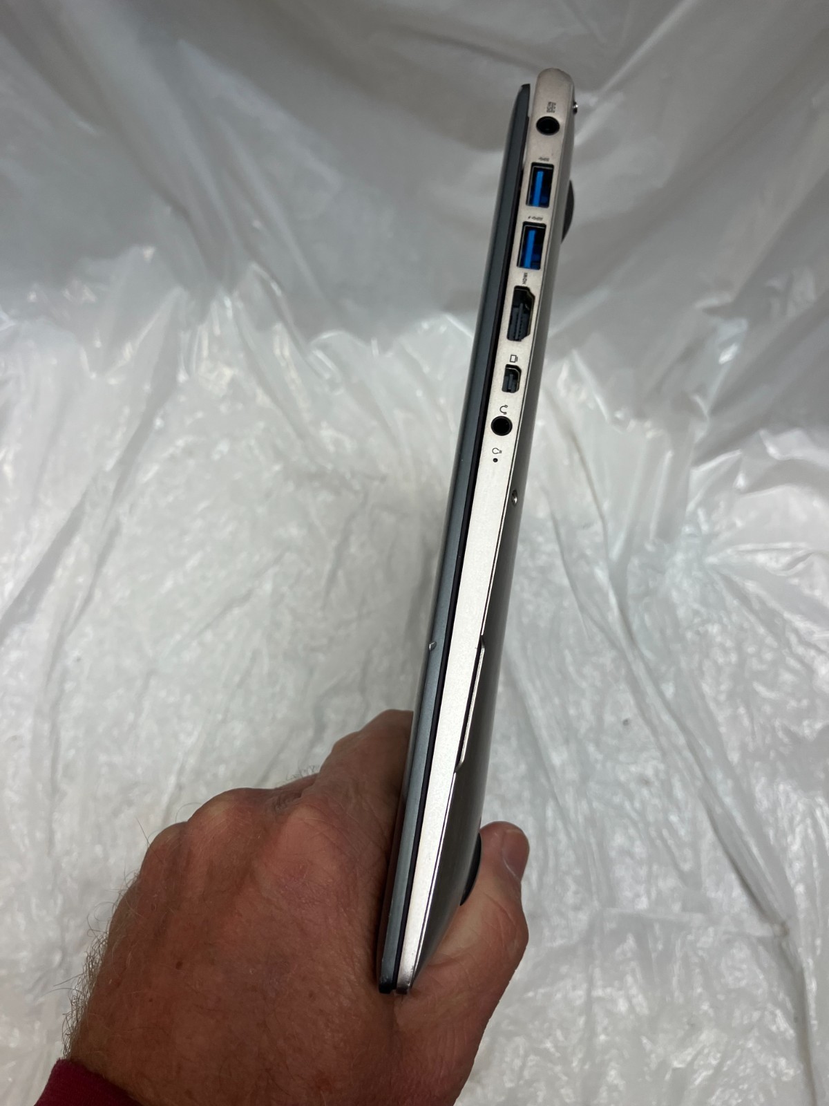 ASUS Zenbook UX32A 13.3″ Intel Core i3 Processor 4GB MEM, NO HD, FOR PARTS