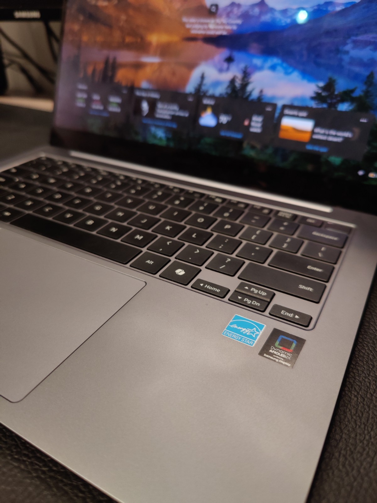 LikeNew! Galaxy Book4Pro 14.3in Touchscreen Ultra 18GB Ram, 512GB Window 11