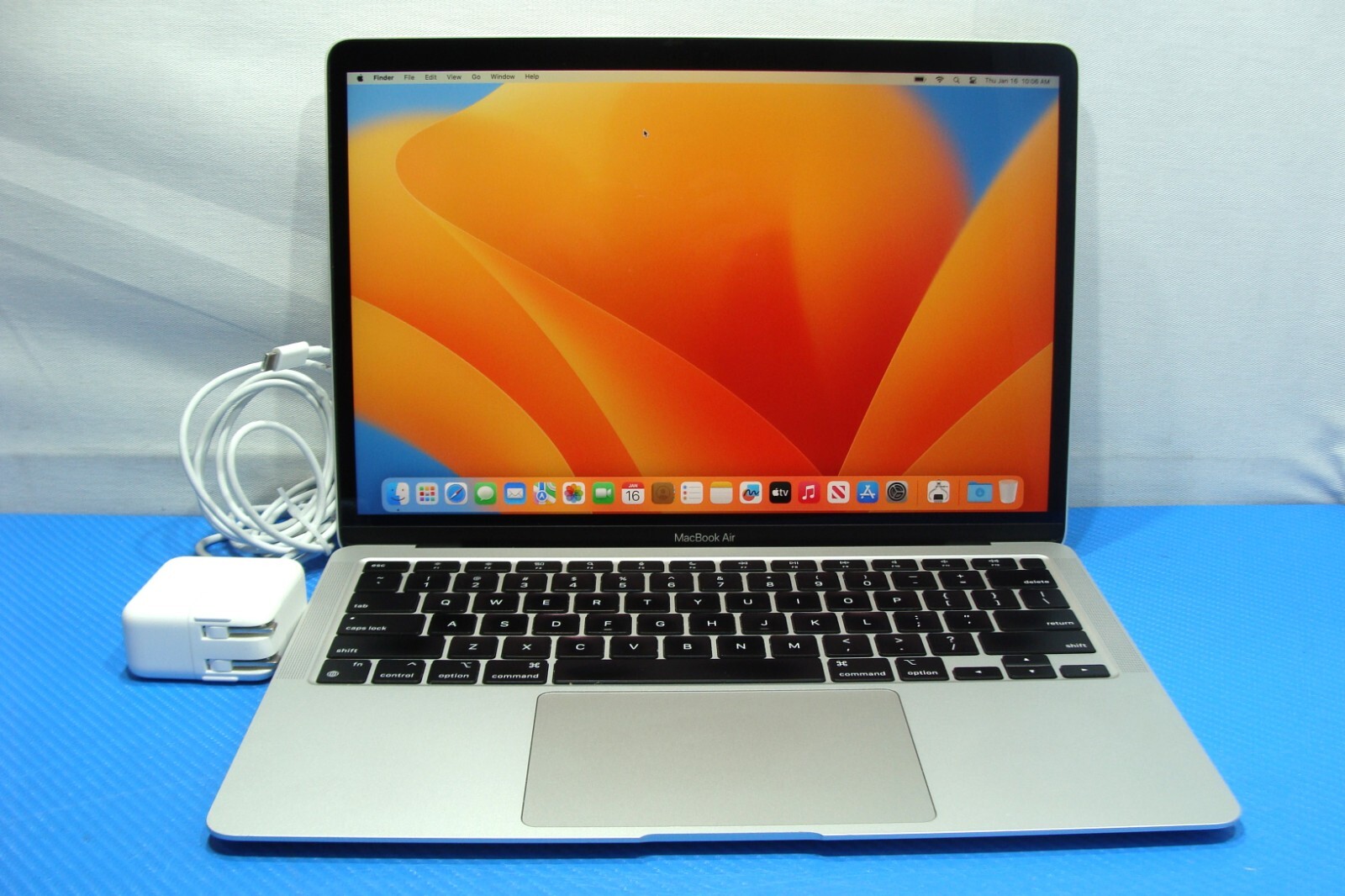 Apple MacBook Air A2337 13.3″ M1 (2020) 8CPU/7GPU 8GB 256GB MGN63LL/A OS Ventura