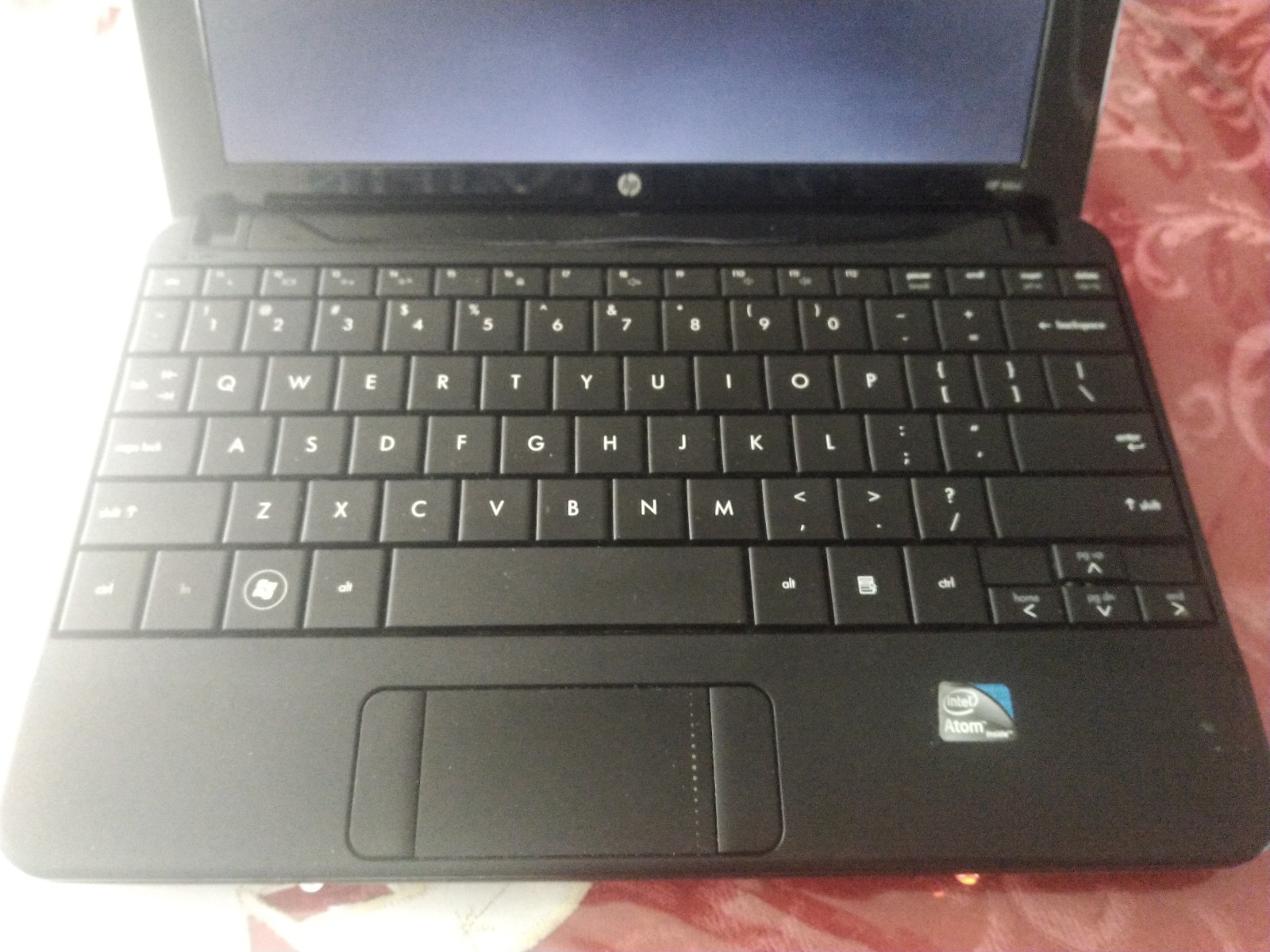 HP Mini 110 10.1″ Netbook Intel Atom Processor Laptop No Hard Drive Unit
