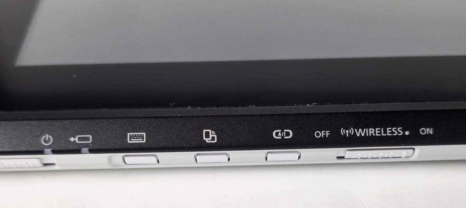 Fujitsu Stylistic Q Series Q550 PC Tablet Windows 7 Pro (FOR PARTS OR REPAIR)