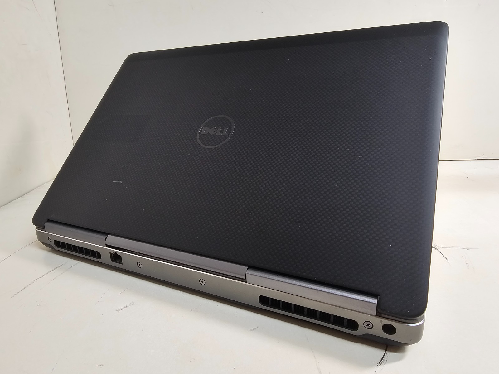 Dell Precision 7520 Laptop – 2.9 GHz i7-7820HQ 16GB 256GB SSD M1200 15.6″ – SP1