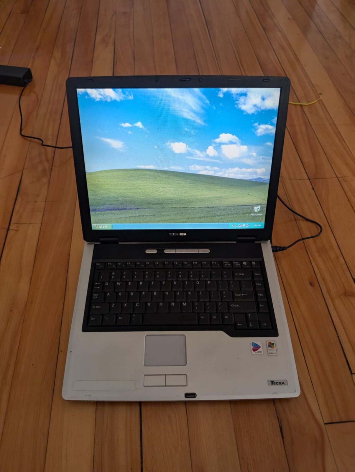 Vintage Toshiba Tecra A3X Intel Pentium 1.73GHz 2GB 60GB Windows XP Home Laptop3