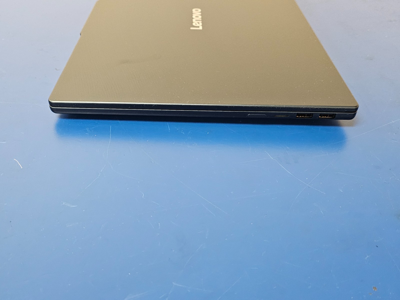 LENOVO IdeaPad 5 2-in-1 16AKP10, AMD Ryzen AI 7 350, 16 GB RAM, 1 TB NVMe SSD