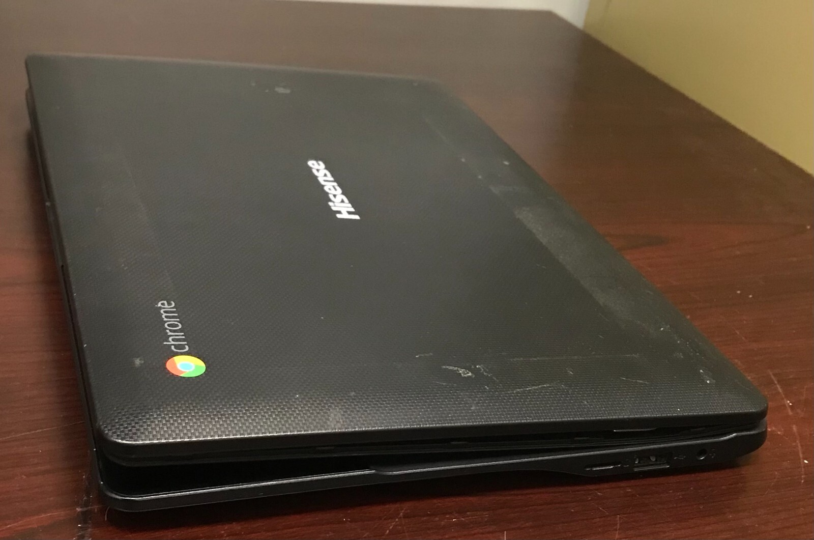 Hisense C11 Chromebook ( only for parts )