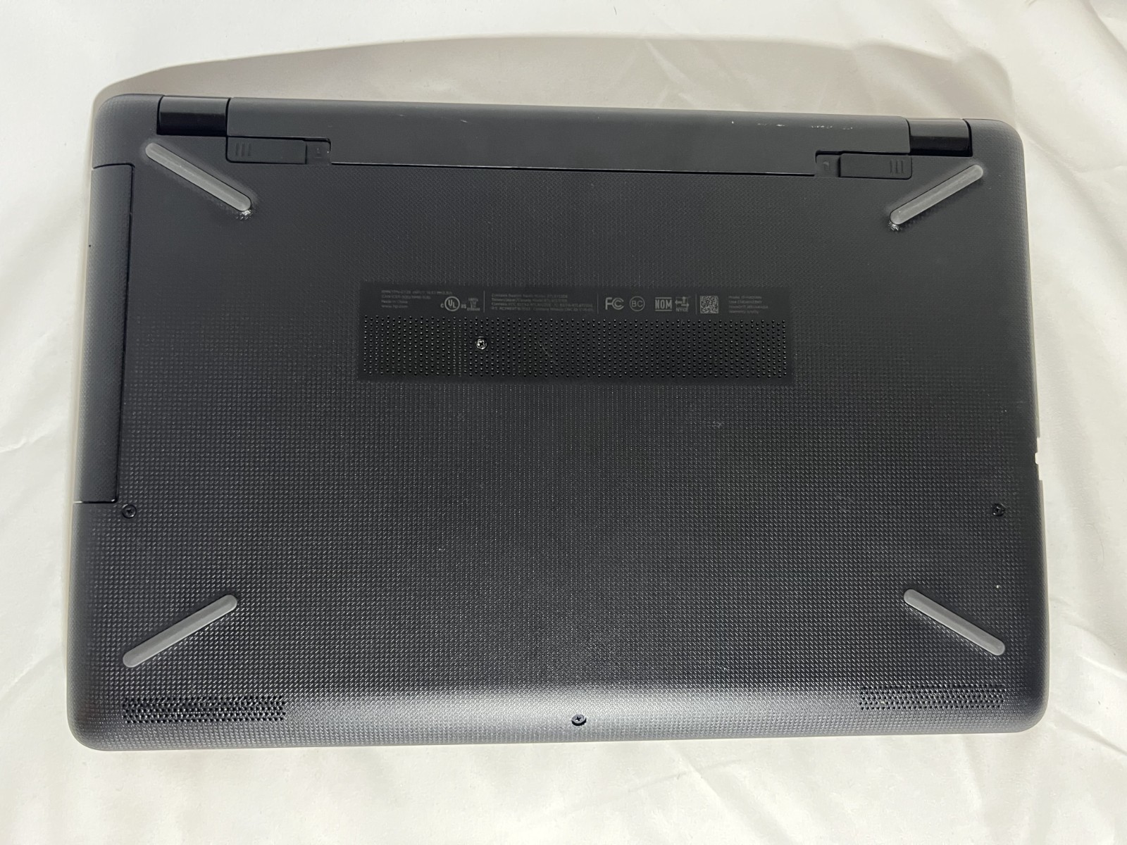(READ!) HP Laptop 15-bs013dx: Core i3-7100U @2.40GHz, 12Gb DDR4, HDD+SSD, HP-OEM