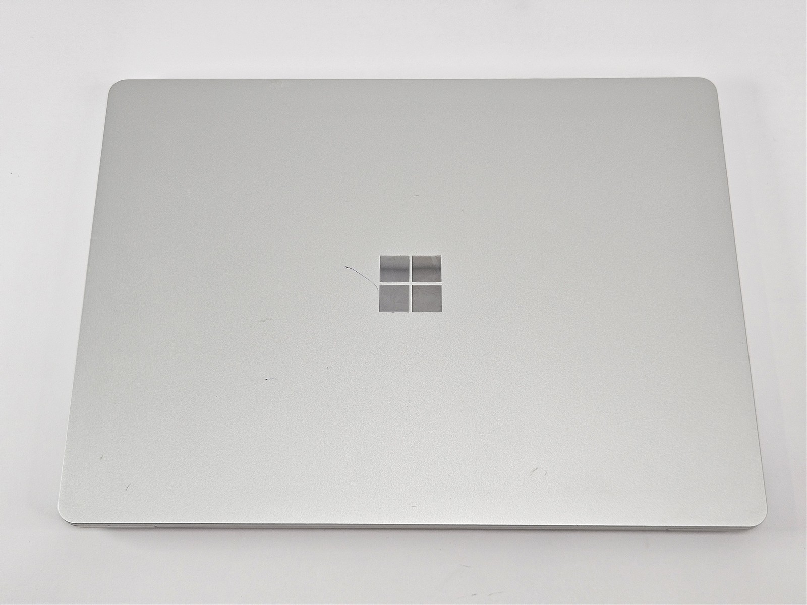 Microsoft Surface Laptop Go 2 256GB 16GB i5-1135G7 Platinum Touchscreen Win11