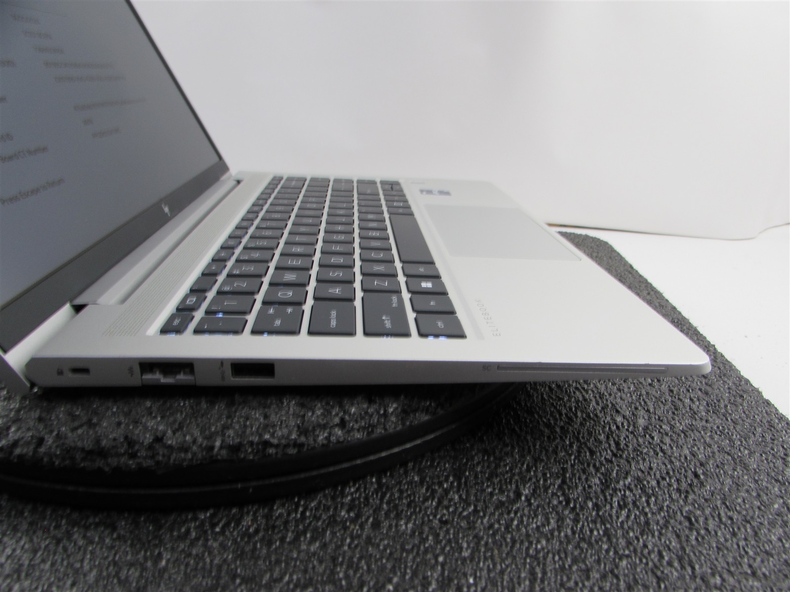 HP ELITEBOOK 640 (G9) 1920X1080 FHD TOUCHSCREEN I7-1270P NO SSD 8GB RAM NO O.S