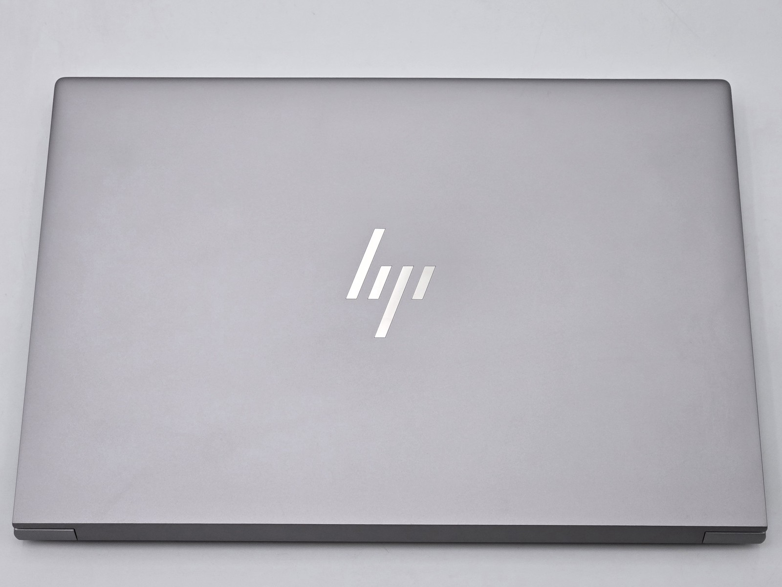 HP ZBook Studio 16 G11 Ultra 9 185H RTX 3000 Ada 64GB 1TB 4K Grade C