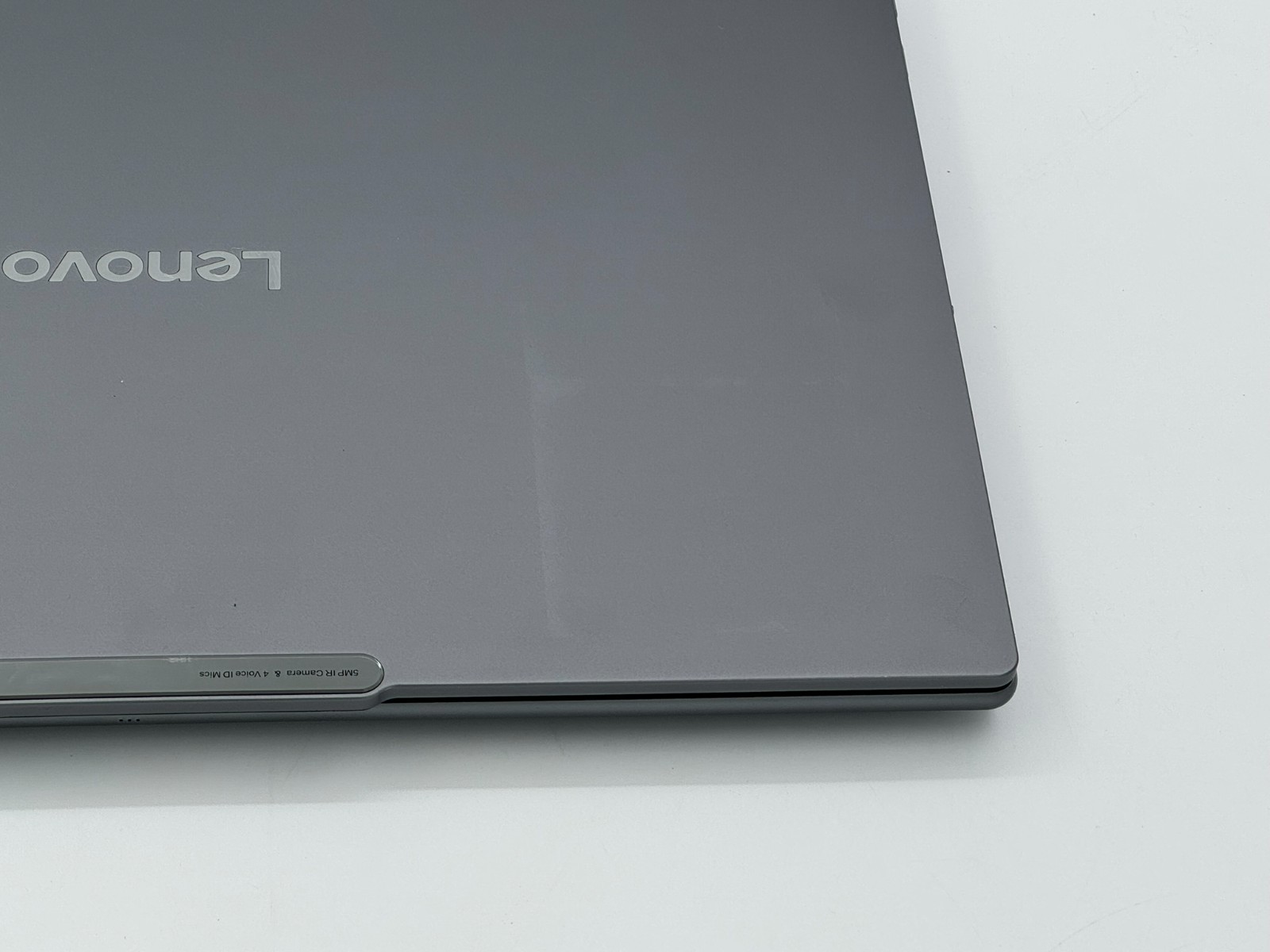 Lenovo Yoga Pro 9i 16″ 2.8K OLED Touch Ultra 9 285H RTX 5050 32GB 1TB Luna Grey