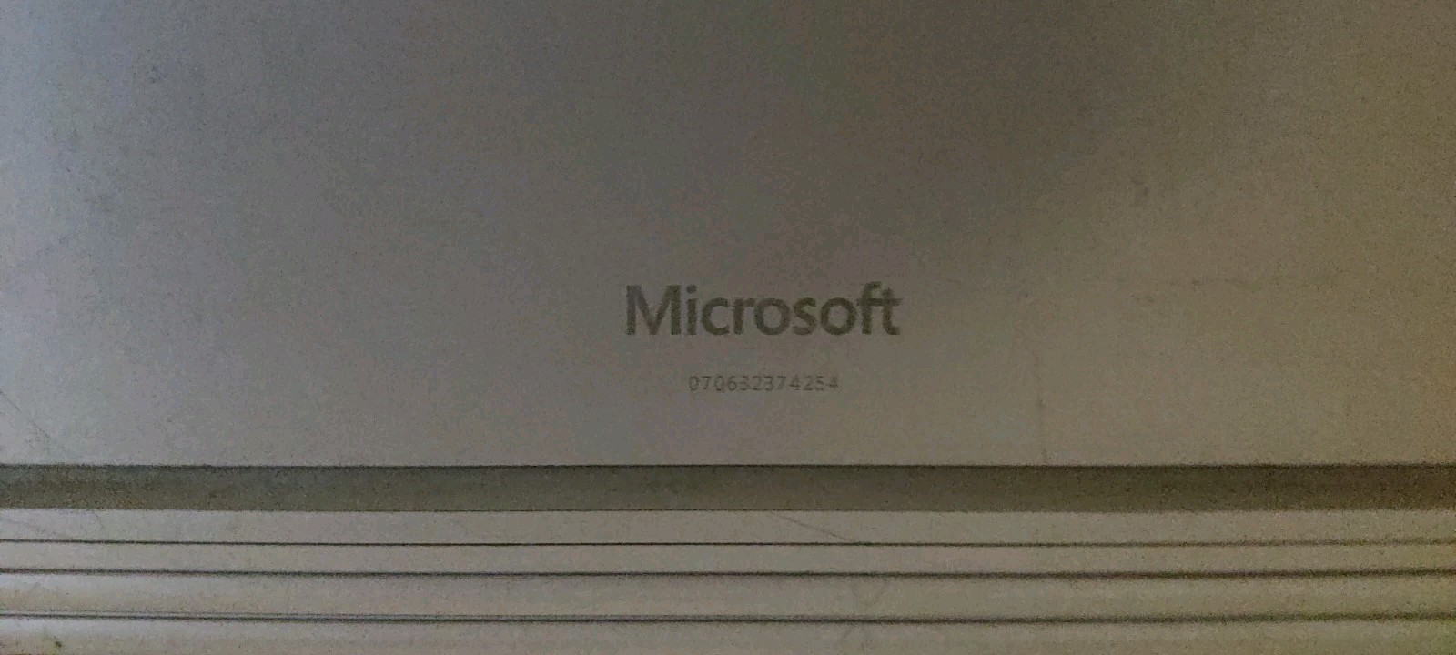 Microsoft Surface Book 2 15″ Performance Base 1813 NVidia 1060 Battery Cycle#284
