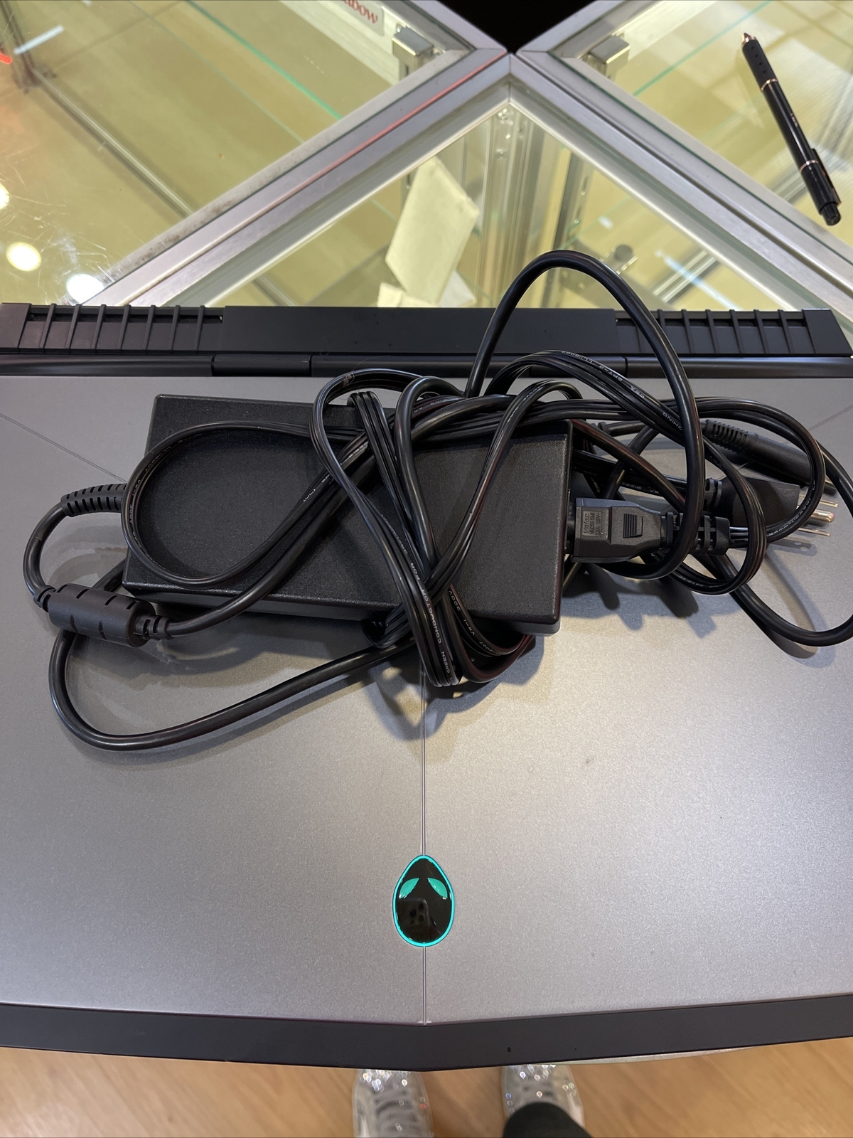 Alienware 15 R3 15.6” (1TB, Intel Core i5 7th Gen, 8GB)