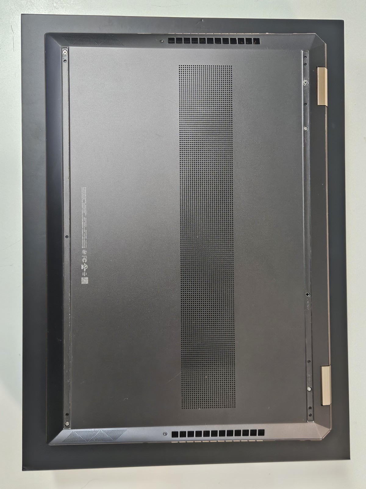 HP Spectre x360 2-in-1 15.6″ 4K 8th Gen Intel i7 16GB RAM 512GB SSD NVIDIA MX150