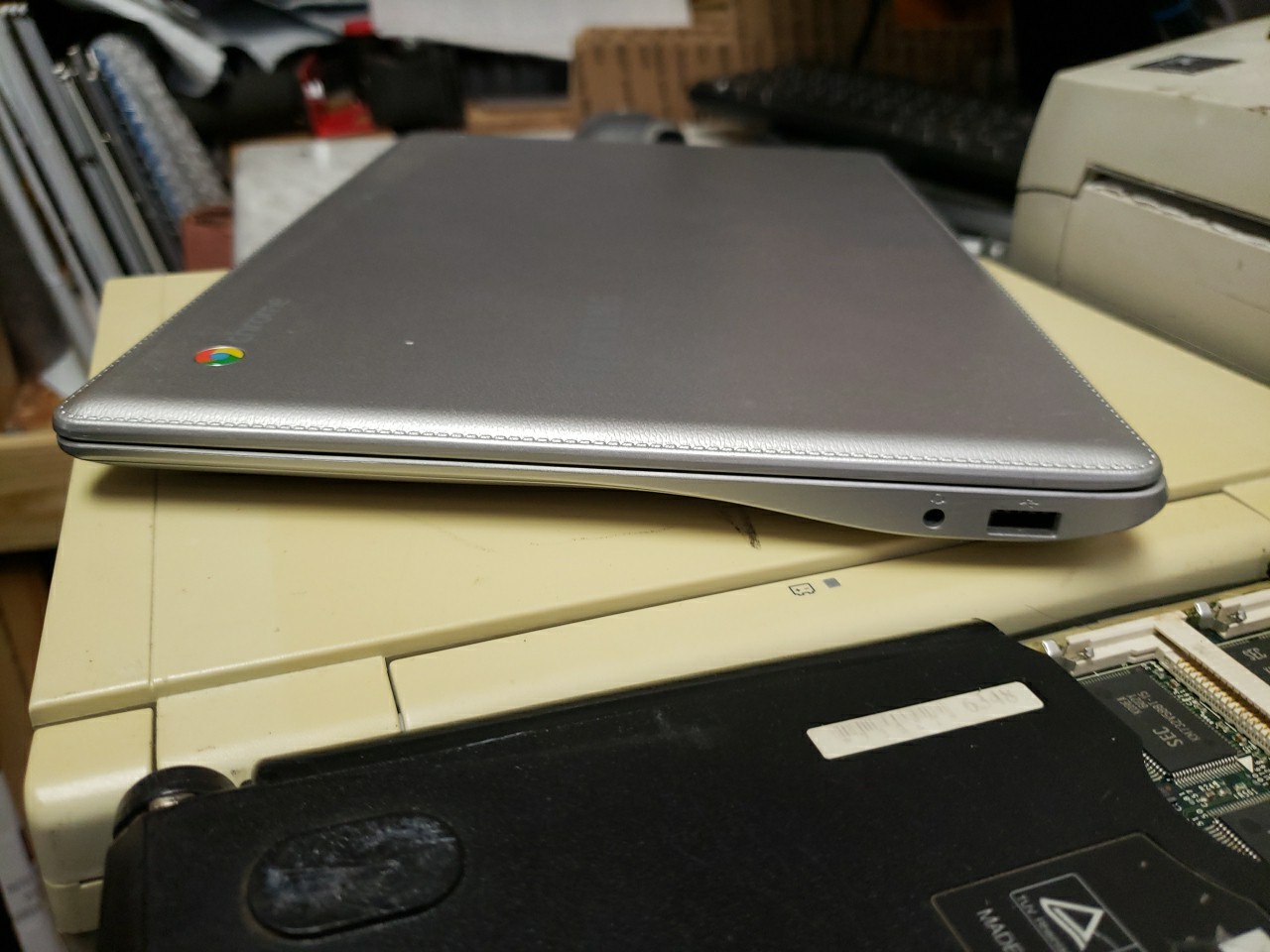 Samsung 500C Chromebook 11.6″ 16GB SSD 2GB RAM NO CHARGER FREE SHIP