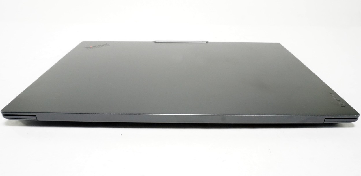 Lenovo ThinkPad X9 15 Aura 15.3″ OLED Ultra 5 226V 2.1GHz 16GB RAM 512GB SSD