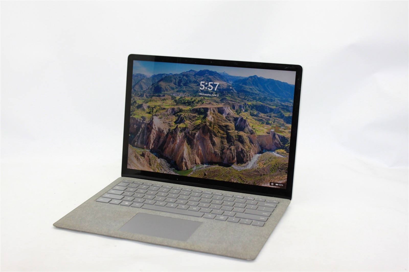 Microsoft Surface Laptop 2 13.5″ Intel Core i5-8350U 8GB DDR4 256GB SSD Win11Pro