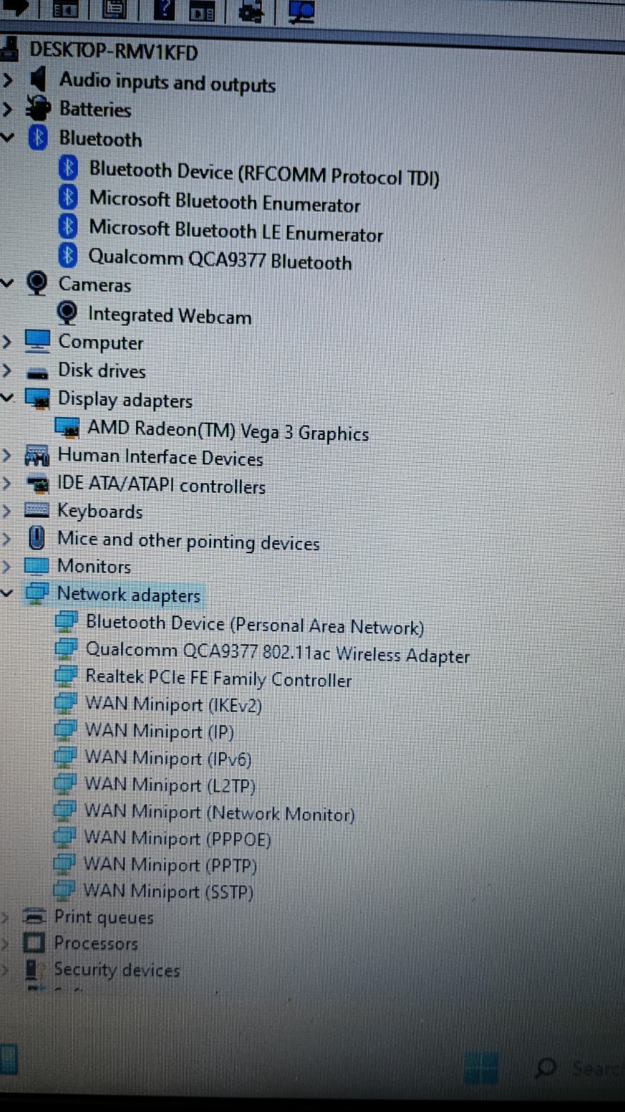 7194 Inspiron5575 w/charger.Ryzen3.8GB.128GB NVMe.15.6″.Radeon.Optical.W11.Nice!