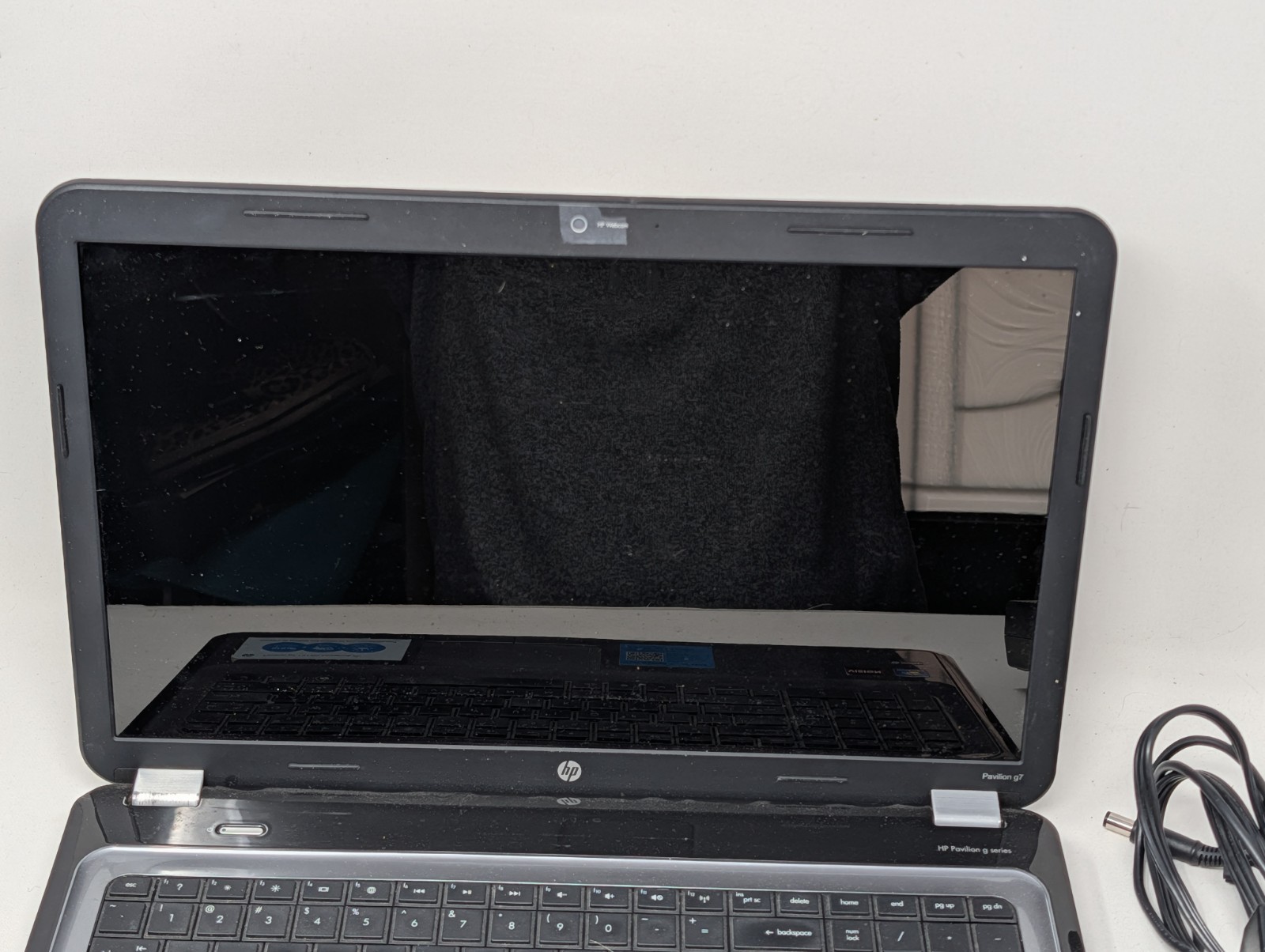 HP Pavilion G7-1312NR Laptop & Charger, AMD A4-3320AM 5GB No HDD Boots To Bios