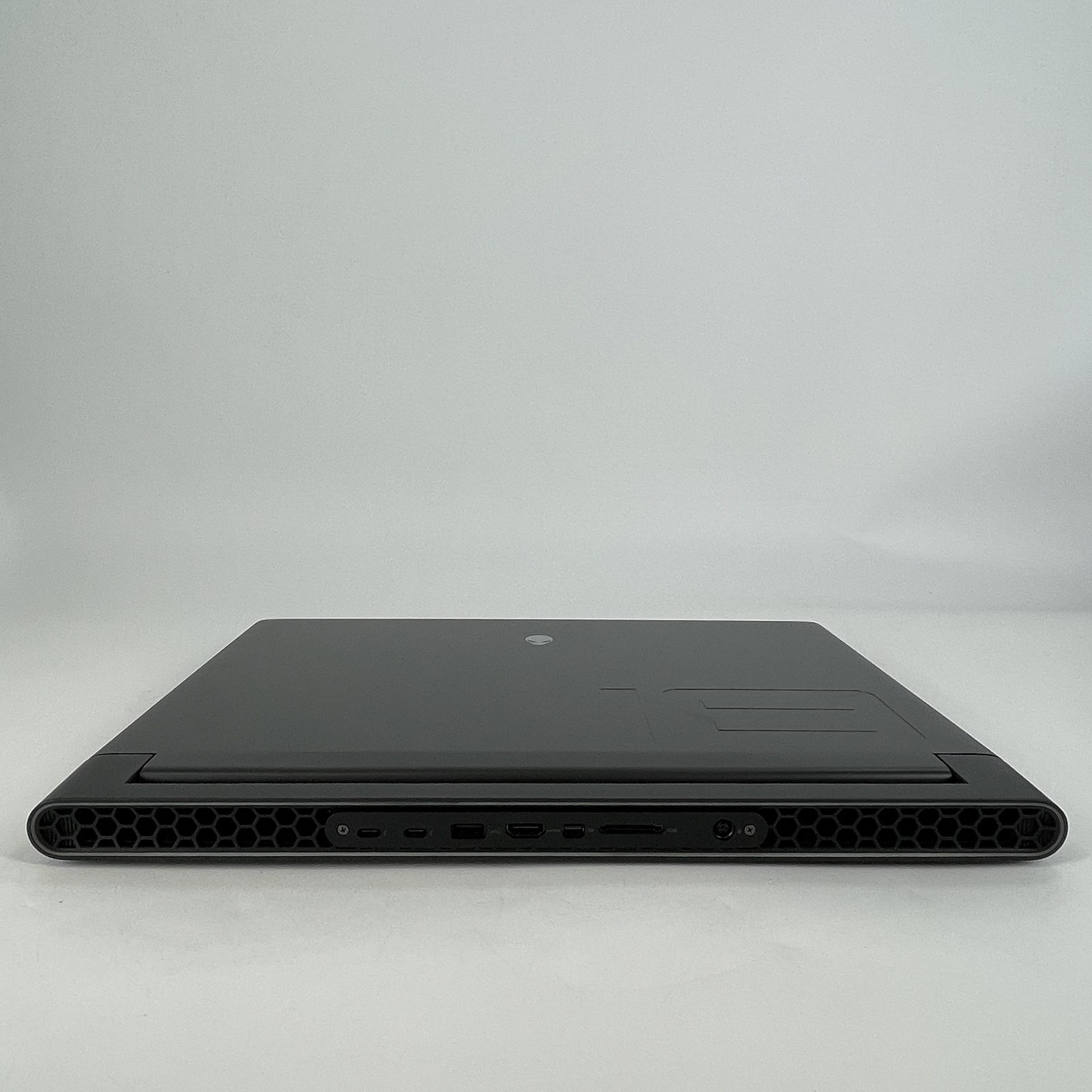 Dell Alienware M18 R1 165Hz QHD+ i9-13980HX 16GB 4TB RTX 4090 – BAD POWER RAIL