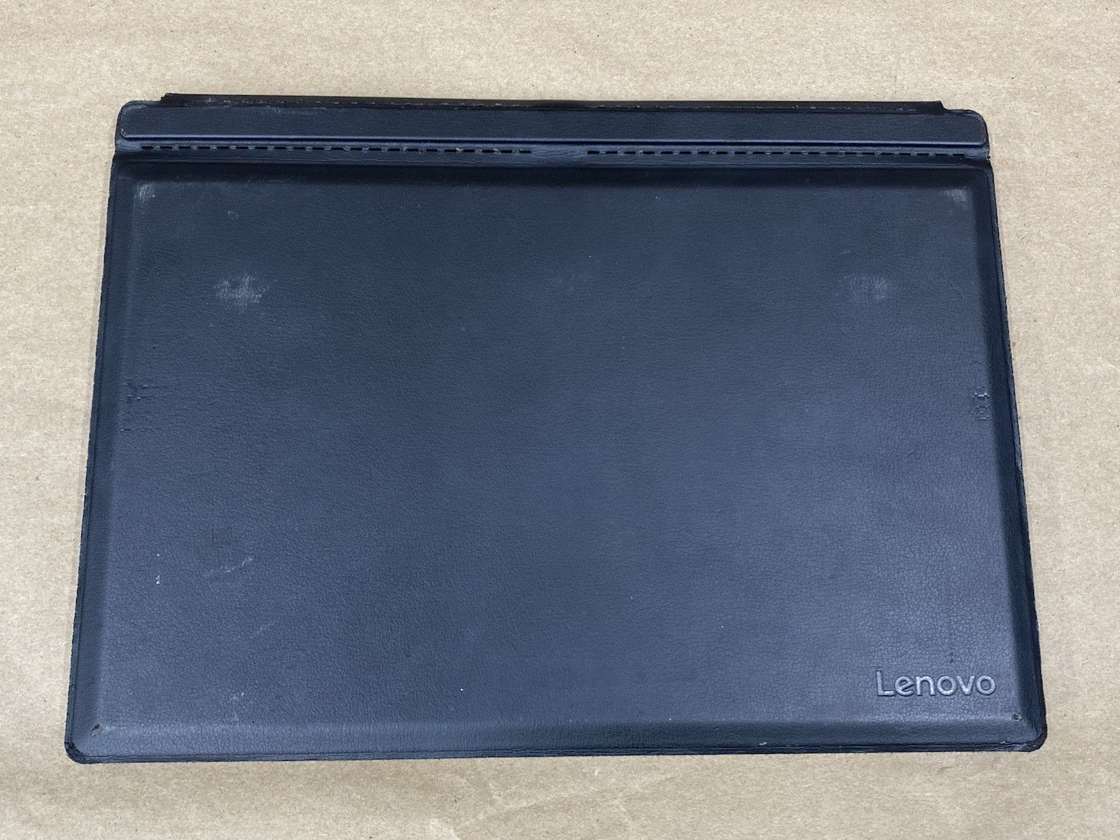 Lenovo 80QL – 12″ 2160*1440 – m5-6Y54 – 4GB – 128GB SSD – Win 10 Pro