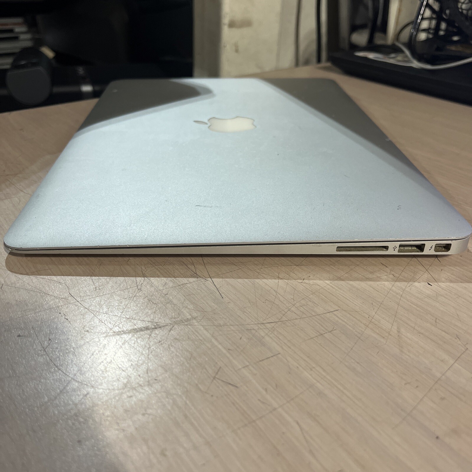 APPLE MACBOOK AIR 13″ MID-2012 CORE I5-3427U 1.8GHZ NO HD .