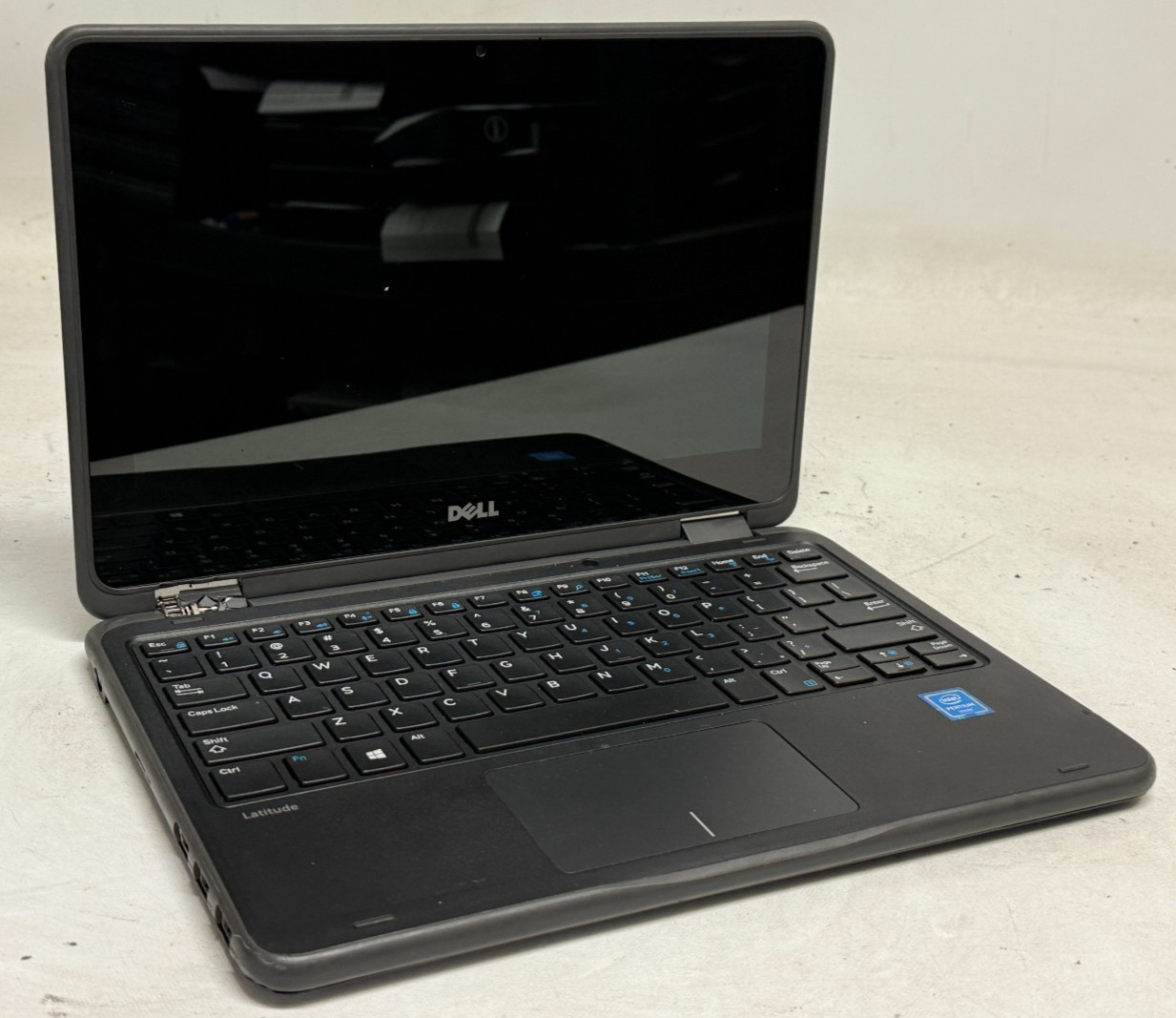 Dell Latitude 3189 2in1 11.6″ (N4200 – 4GB RAM – NO OS/HDD) – Lot of 10*