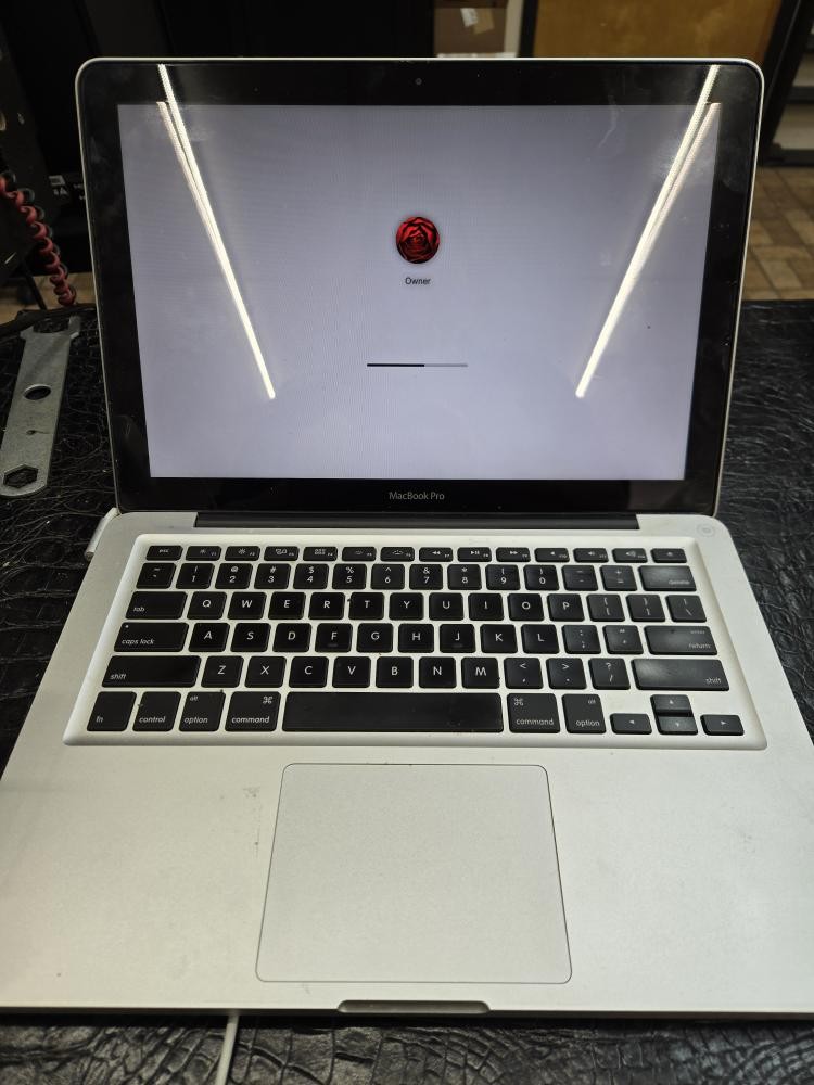 APPLE MACBOOK PRO A1278 Stuck on loading screen after reset (ROA000818)