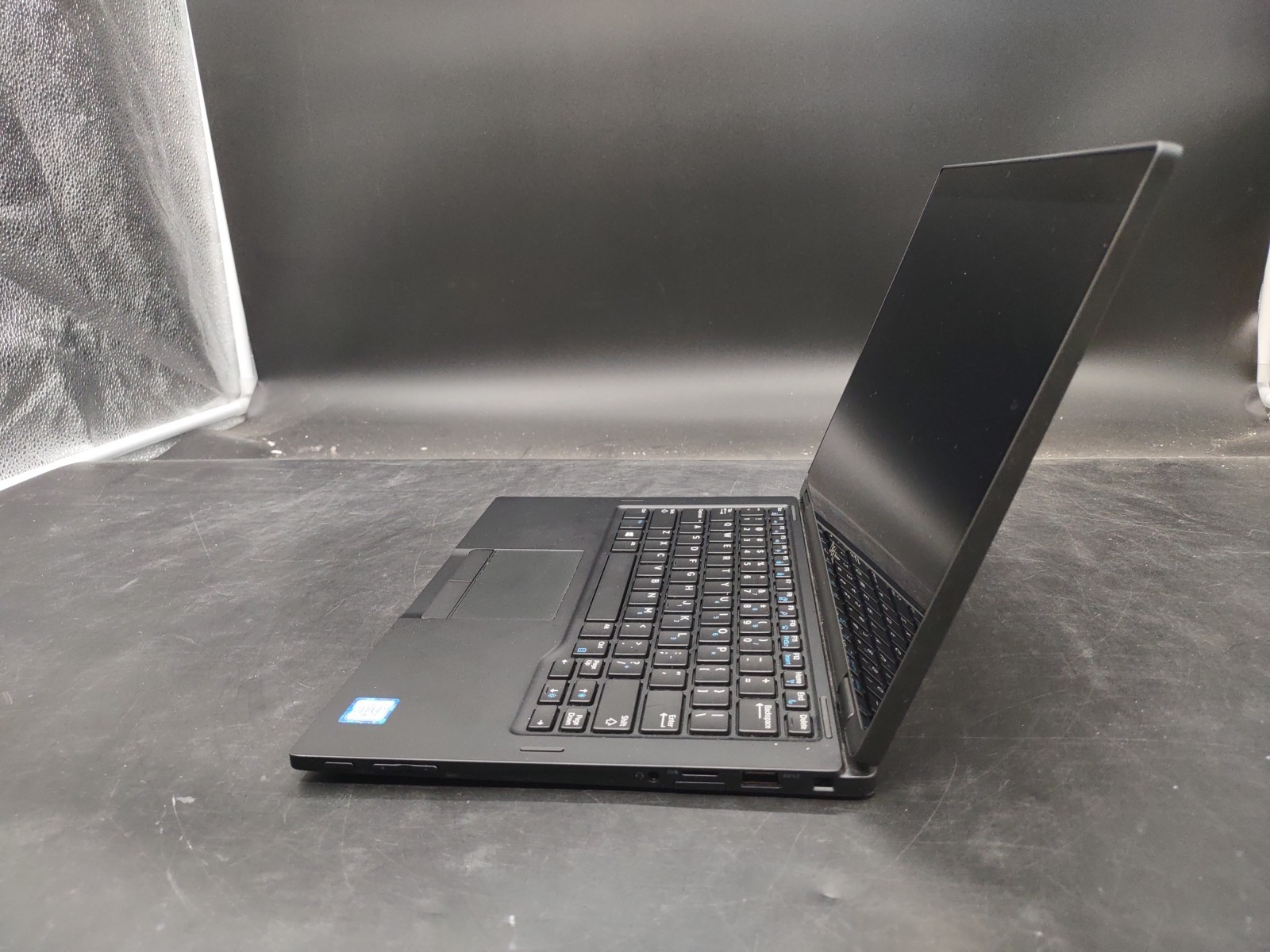 Dell Latitude 7390 2-in-1 i5 8350U @ 1.70GHz 8GB RAM NO OS