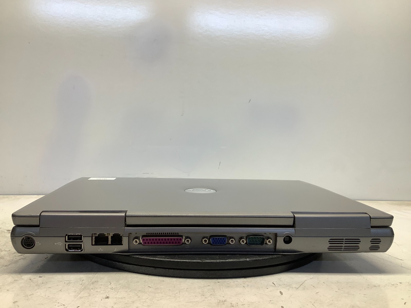 Dell Latitude D800 Intel Pentium M 2GHz 1 GB NO HDD Nvidia GeForce FX5200