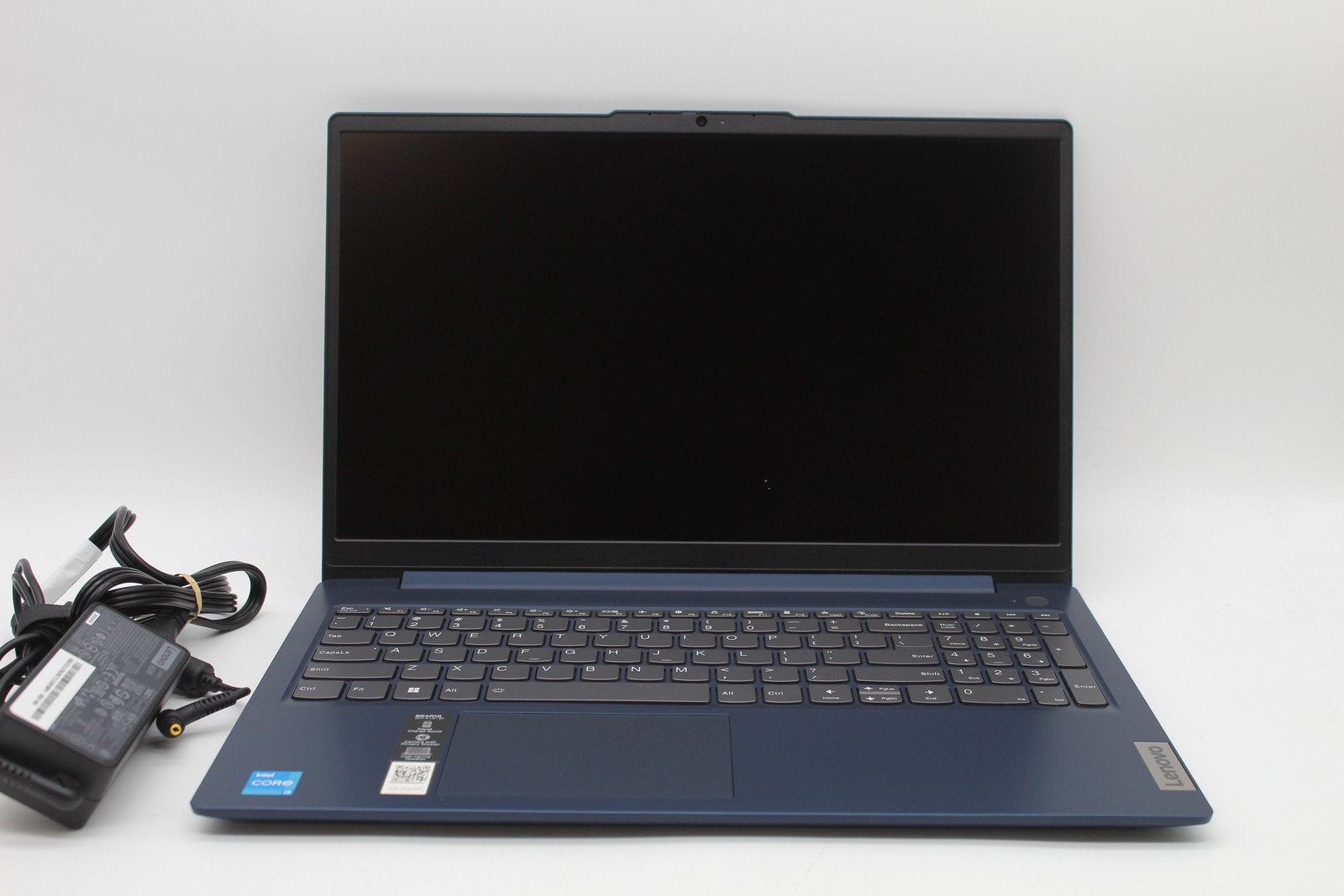 Lenovo IdeaPad Slim 3 15IRU8 Core i3-1315U 1.2GHz 8GB 256GB SSD PC1795830