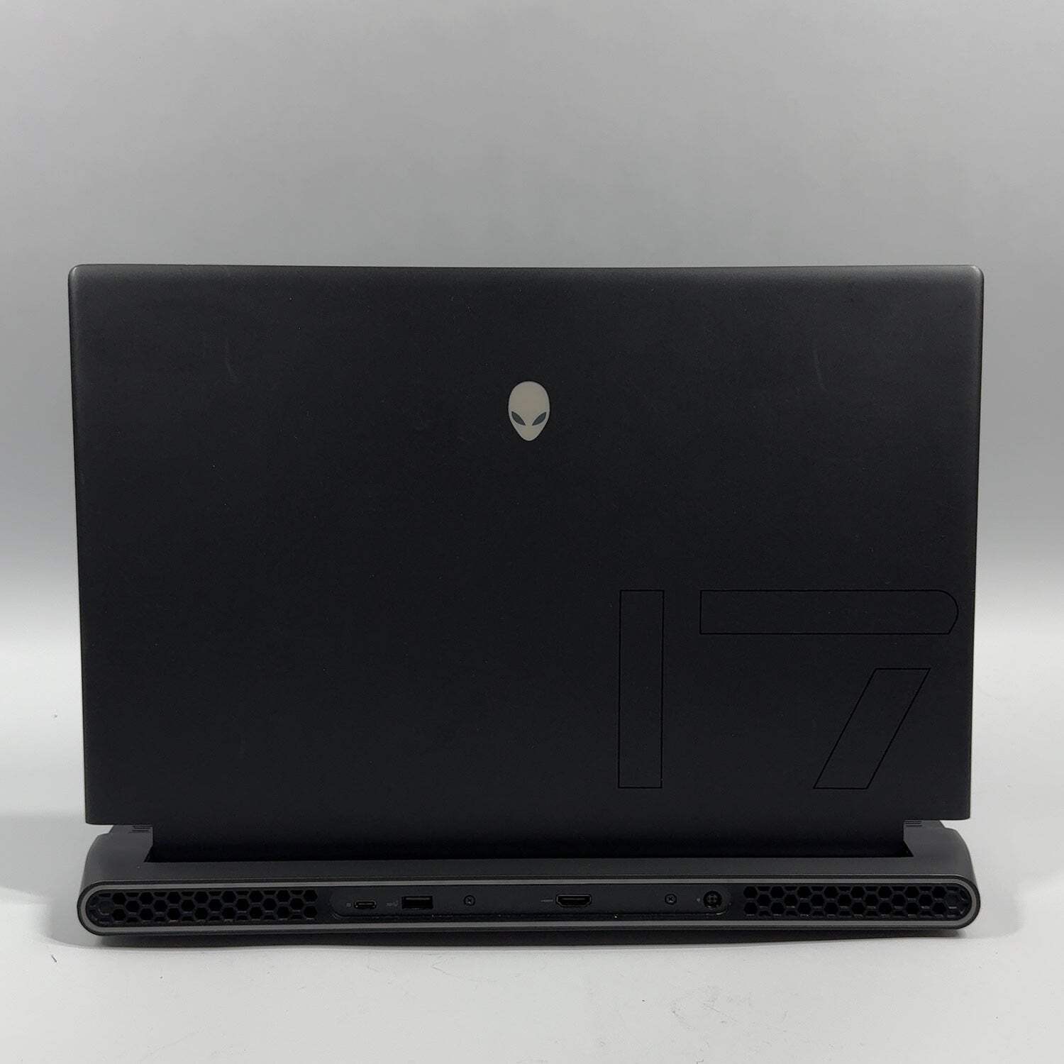 Alienware M17 R5 17.3 Ryzen 9 6900HX 3.3GHz 16GB RAM 1TB SSD GeForce RTX 3070 Ti