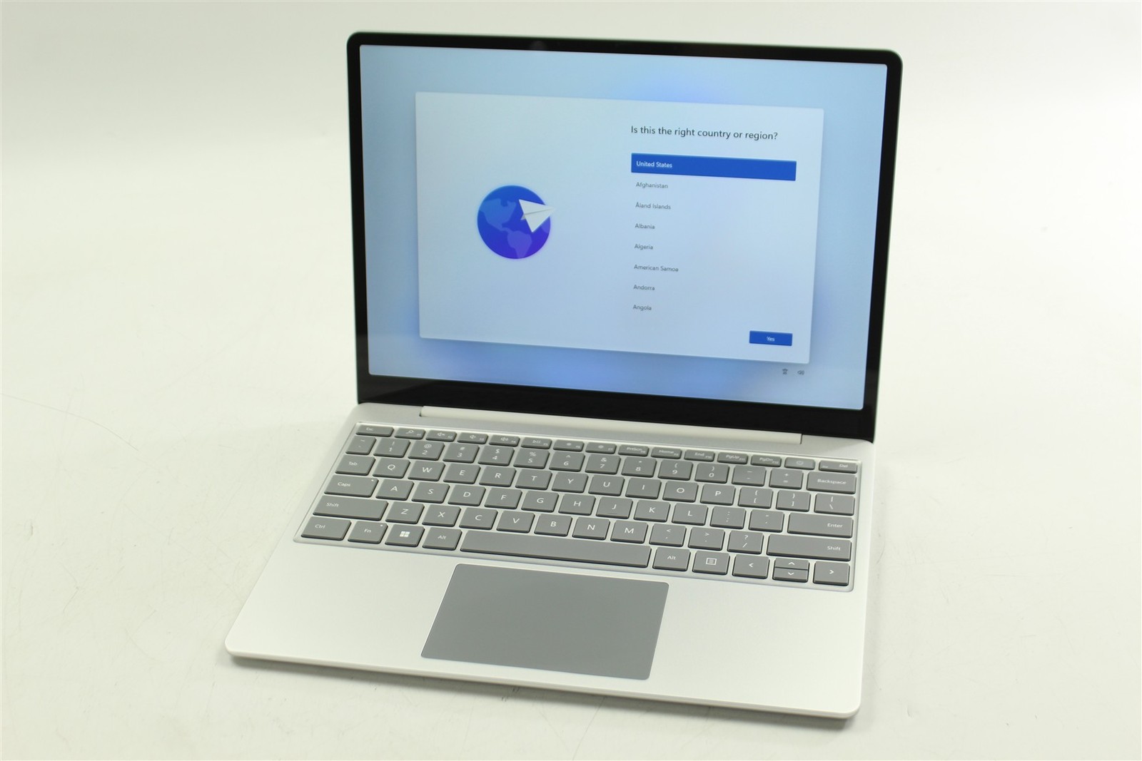 Microsoft Surface Laptop Go 2 2013 12.4″ i5-1135G7 256GB SSD 16GB RAM W11H
