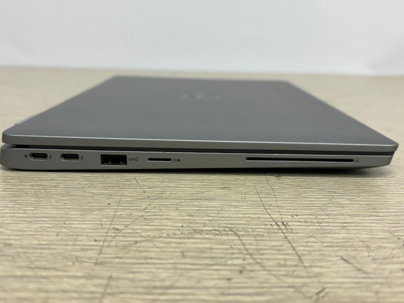 Dell Latitude 5330 FHD Intel i7-1265U 16GB RAM 256GB SSD Windows 11 Pro Laptop